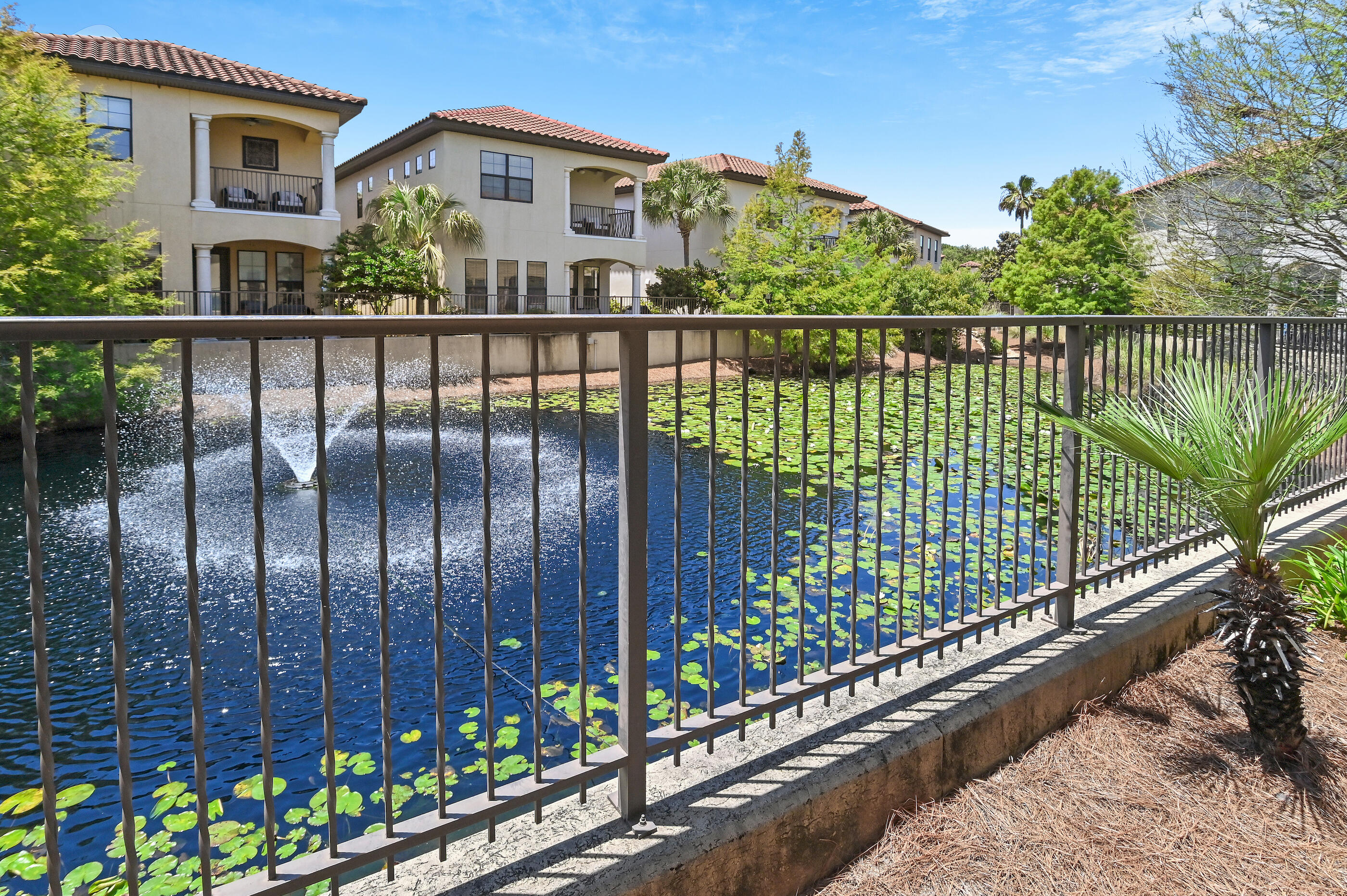 VILLA LAGO - Residential