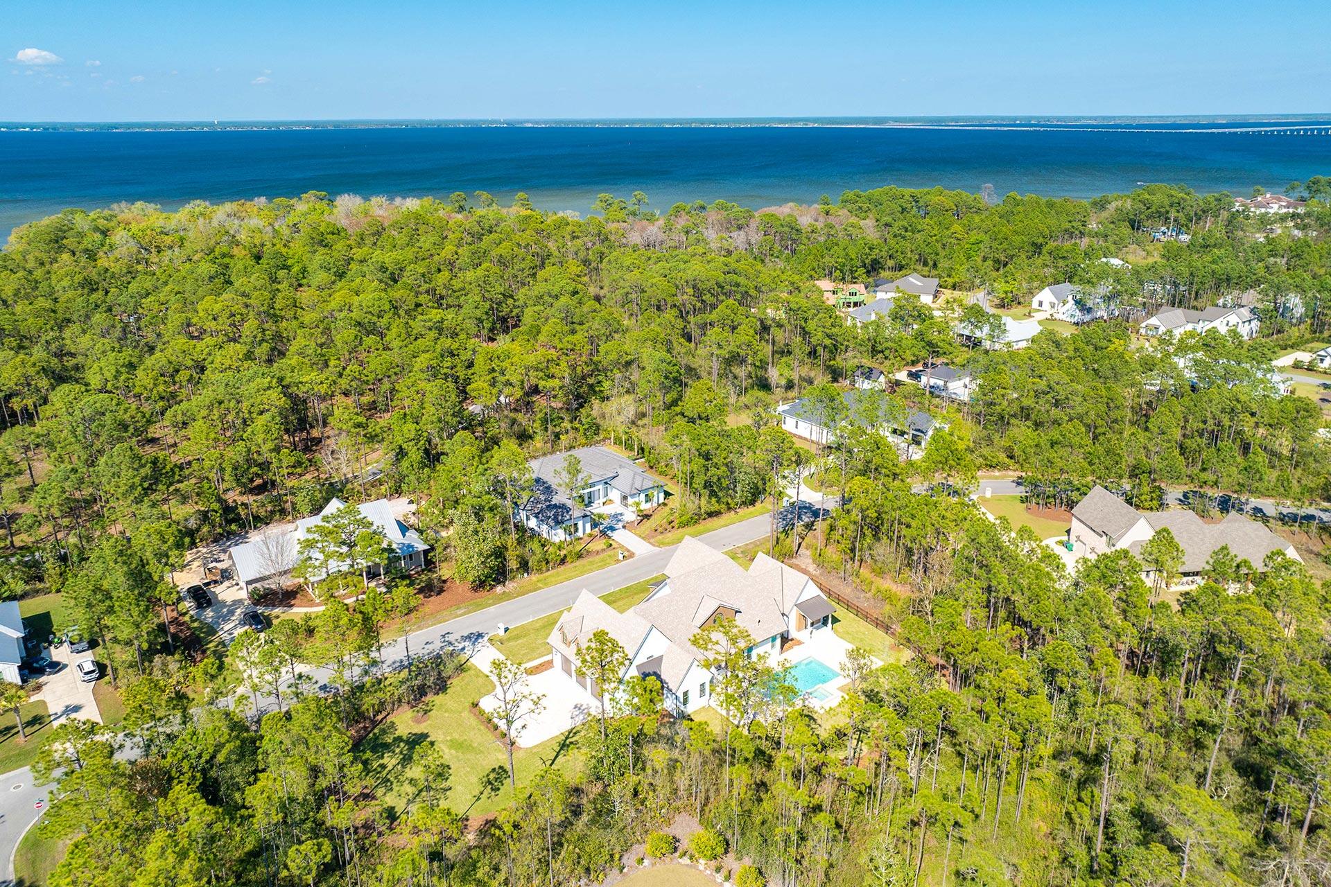 SECLUSION BAY - Residential