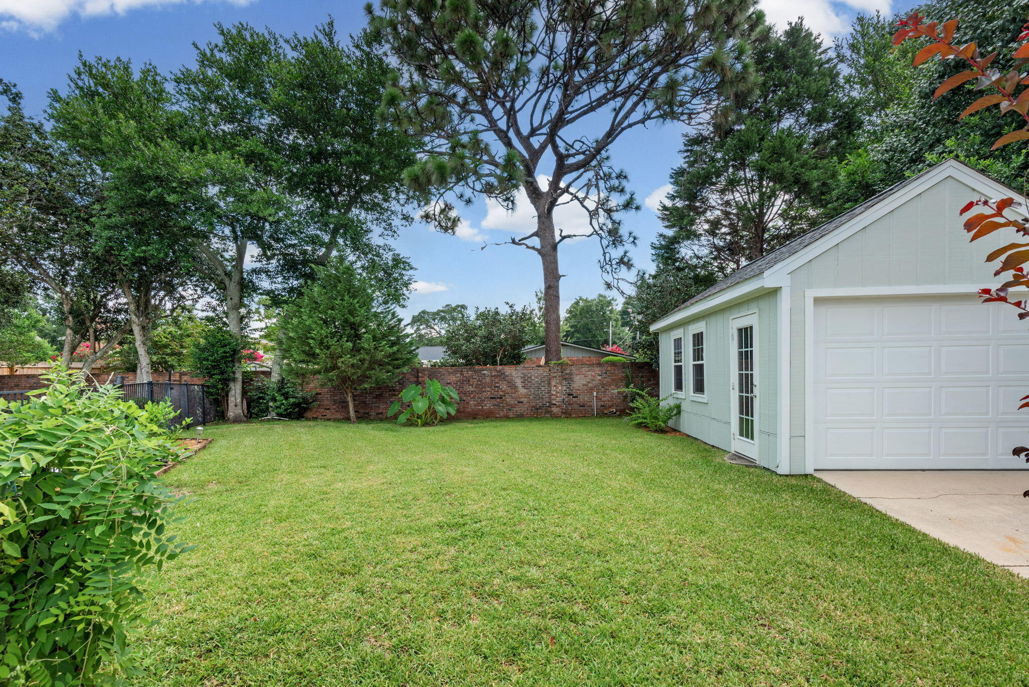 BAYOU POQUITO - Residential