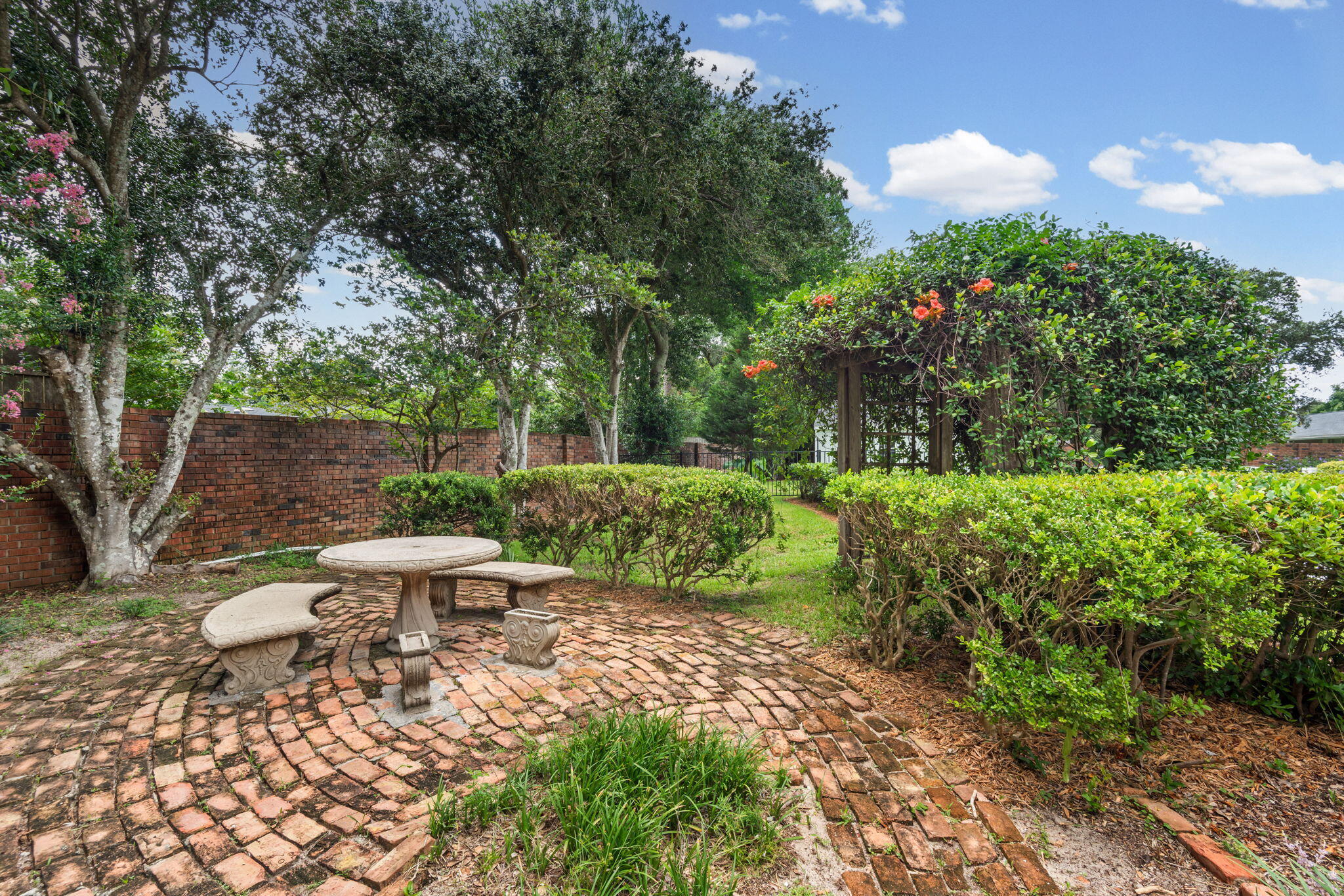 BAYOU POQUITO - Residential