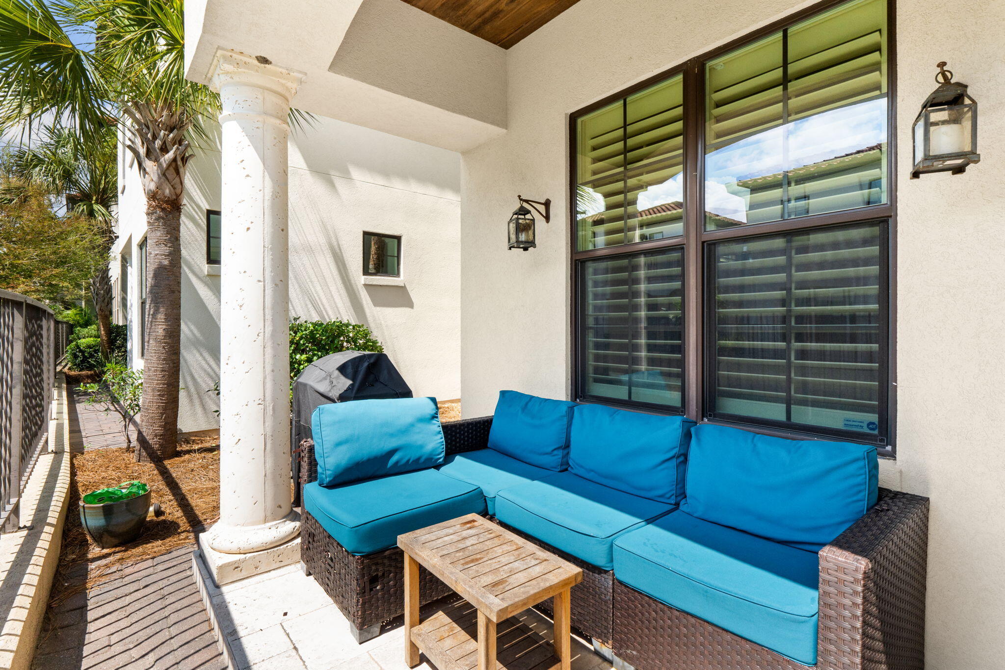 VILLA LAGO - Residential