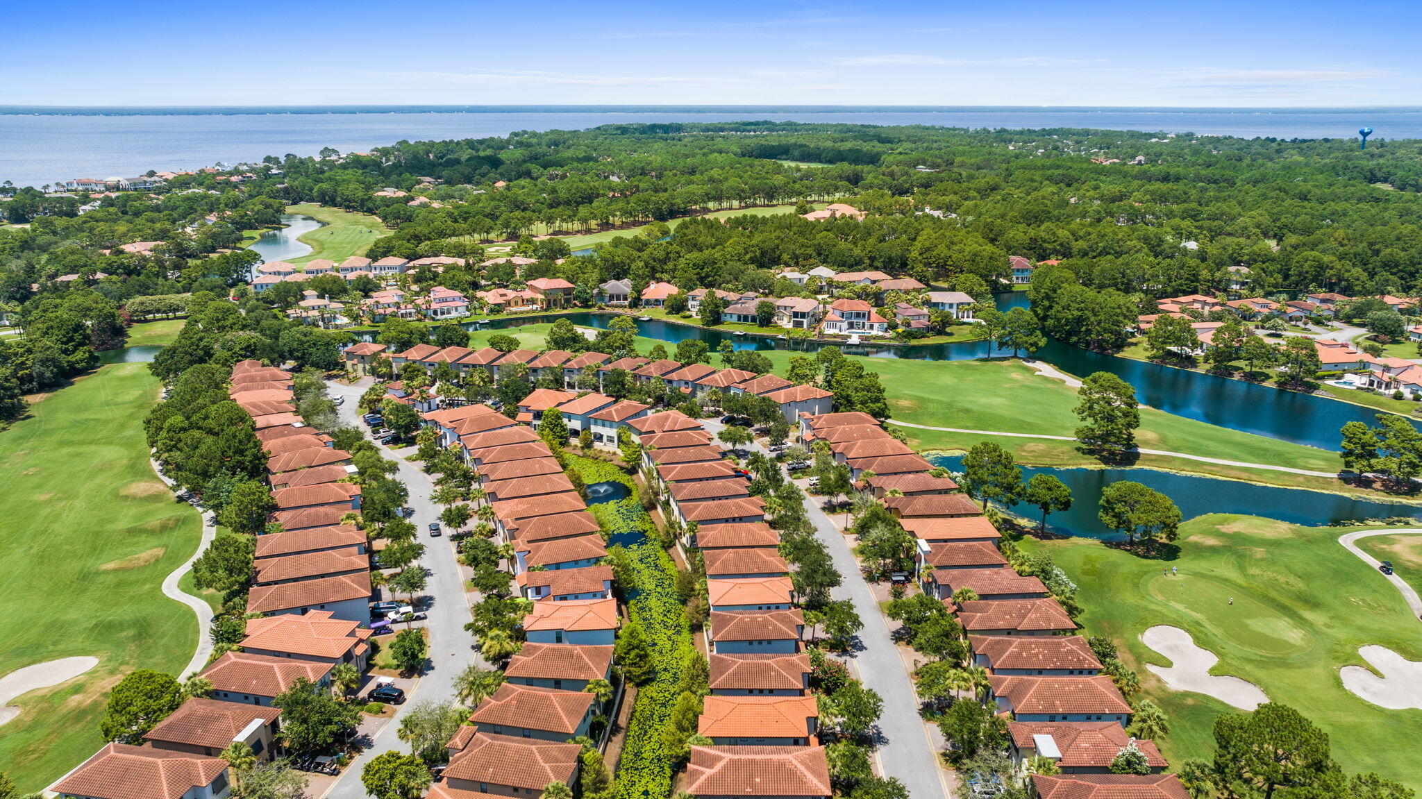 VILLA LAGO - Residential
