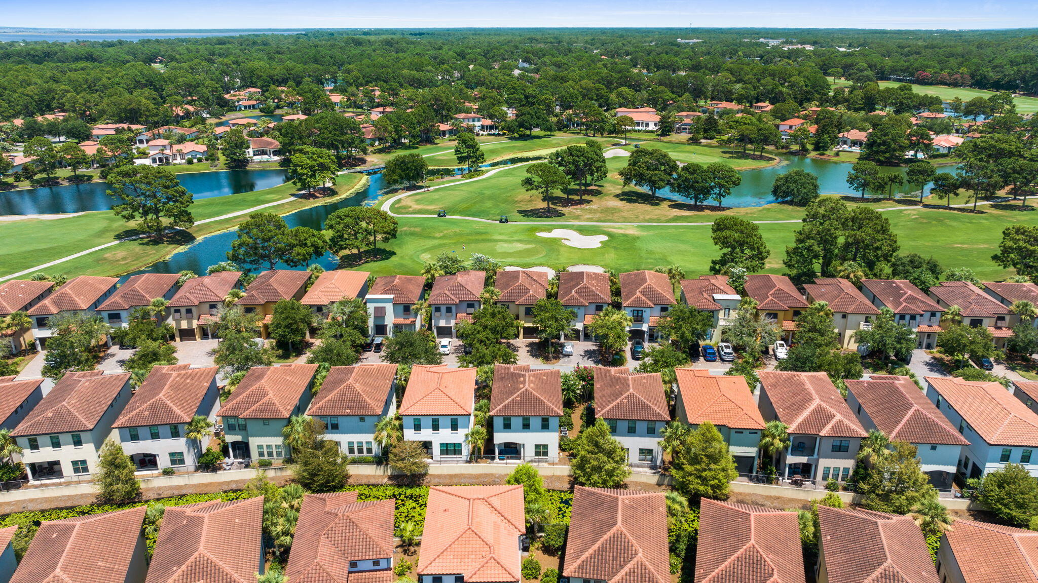 VILLA LAGO - Residential