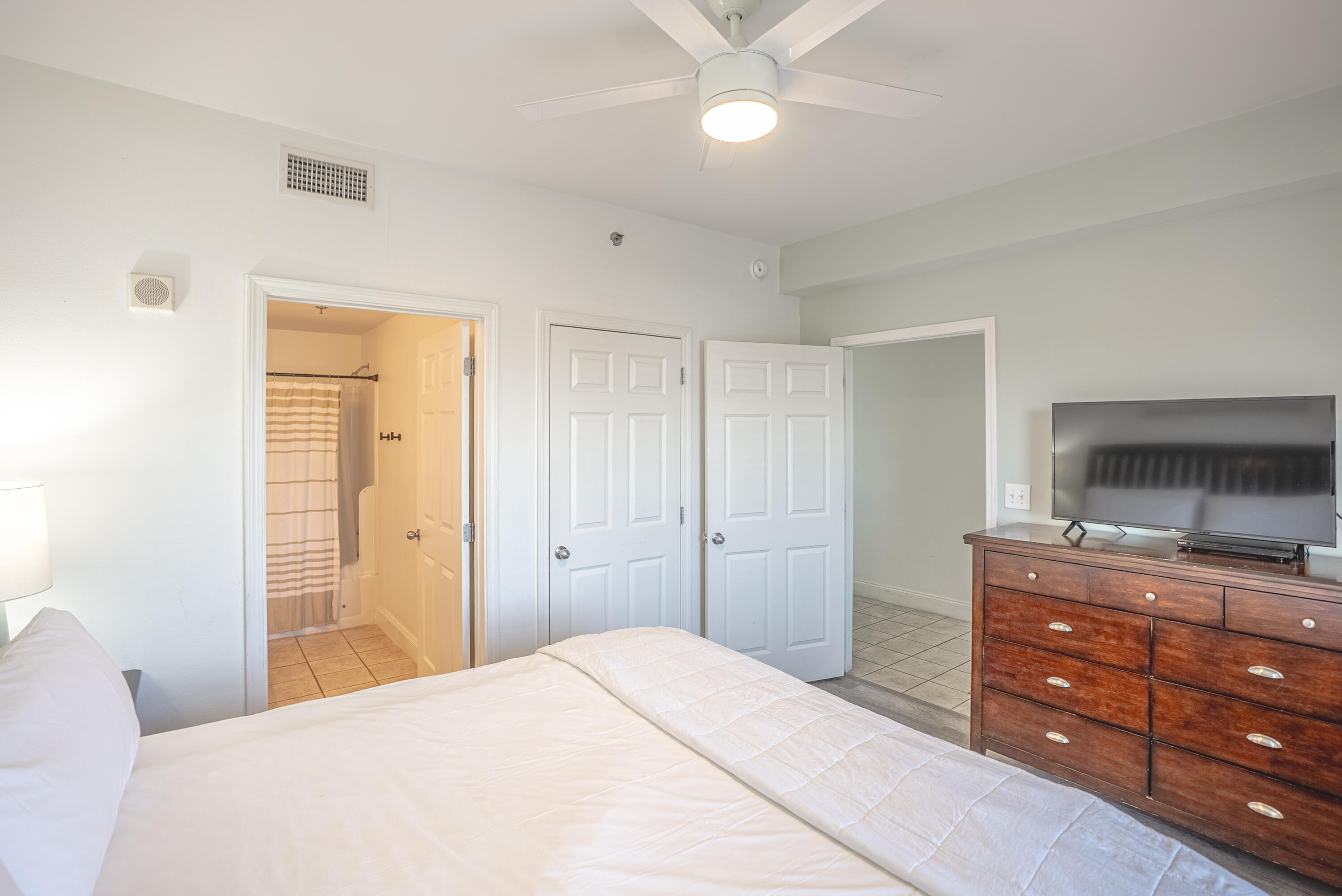 Laketown Wharf - Residential