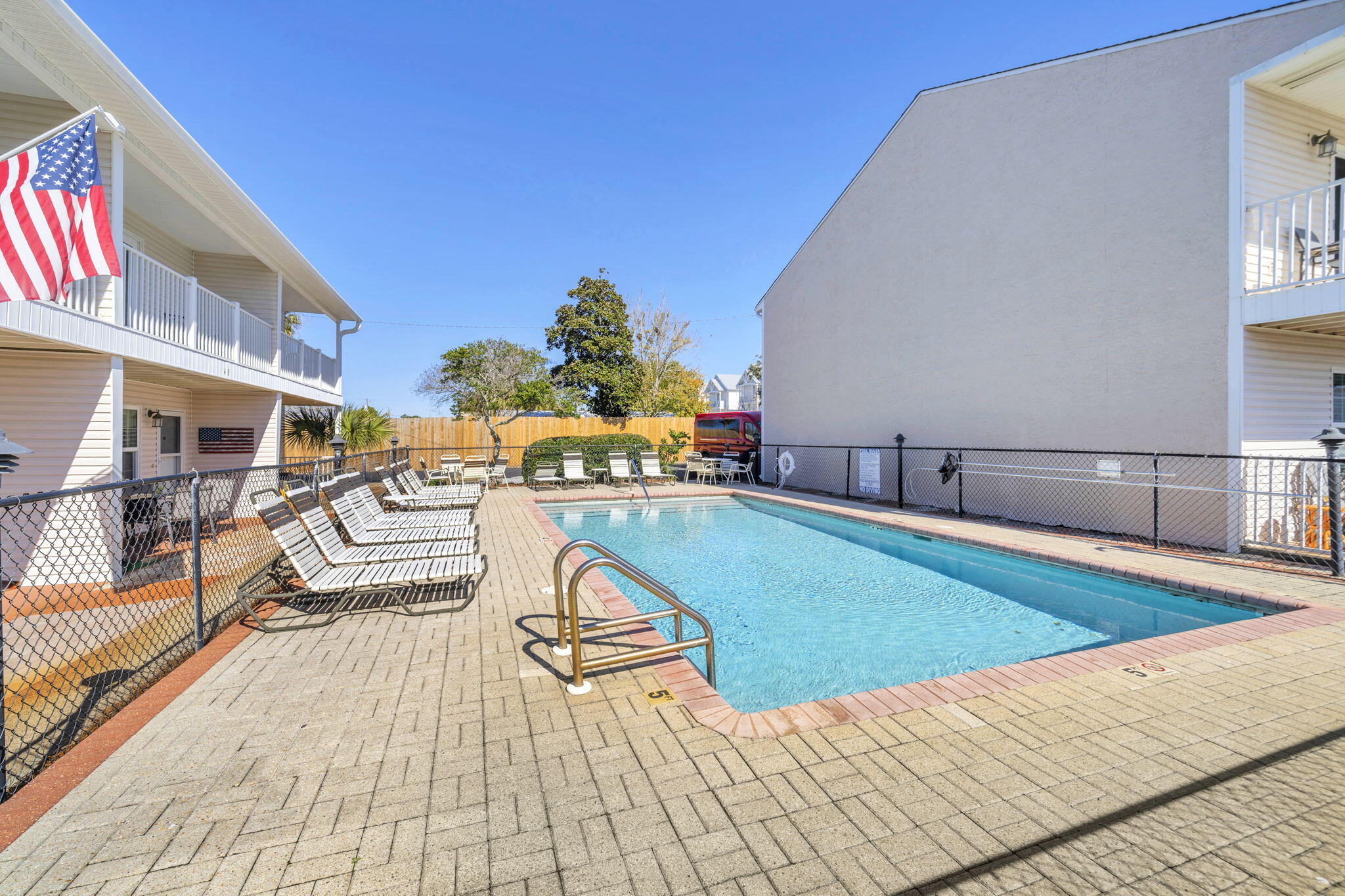WOODLAND SHORES T/H PH 3 - Residential