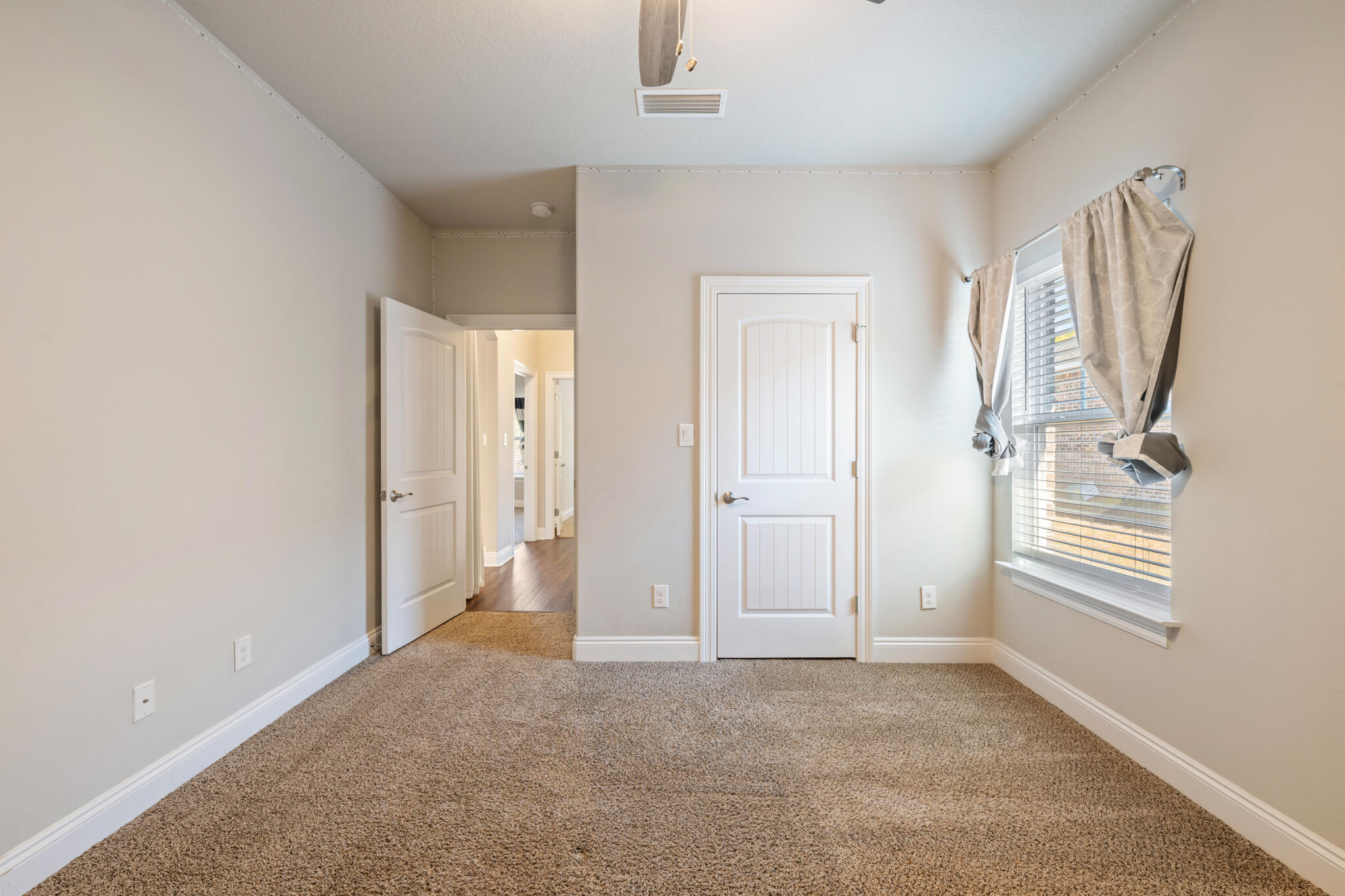 METES & BOUNDS - Residential Lease