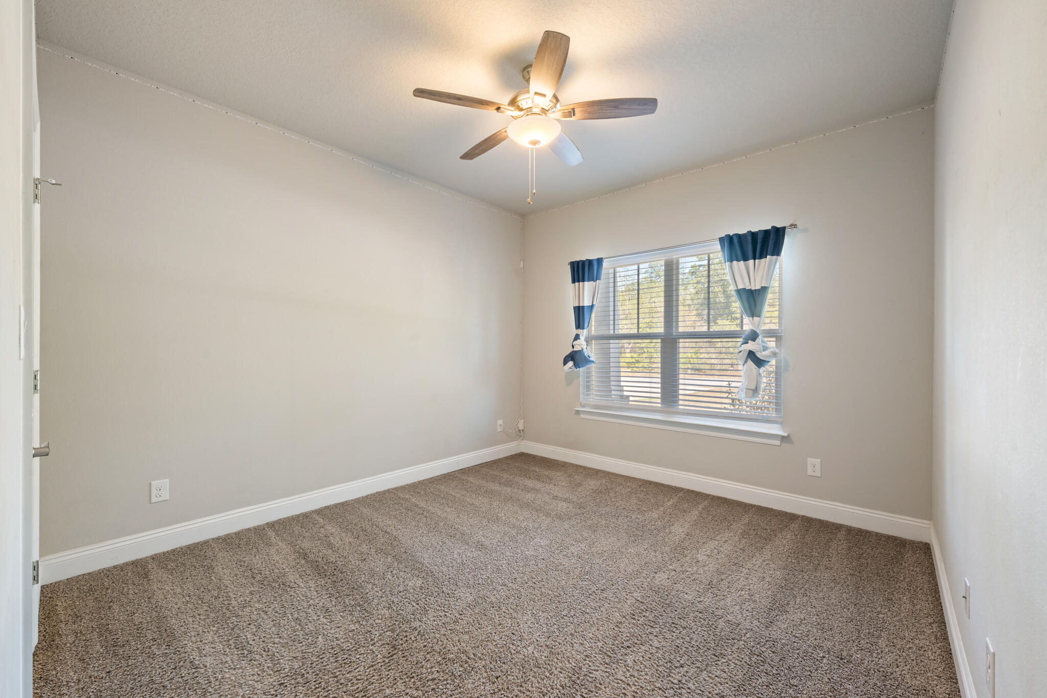 METES & BOUNDS - Residential Lease