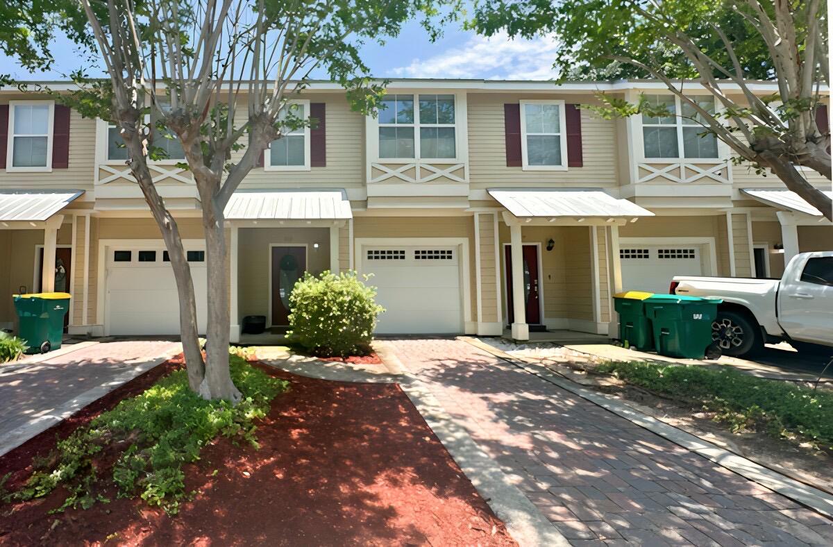 TWIN LAKES TOWNHOMES PH 2 - Residential
