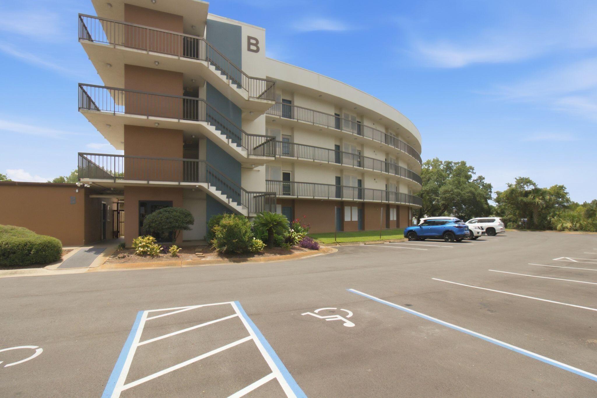 PIRATES BAY PH 1 - Residential