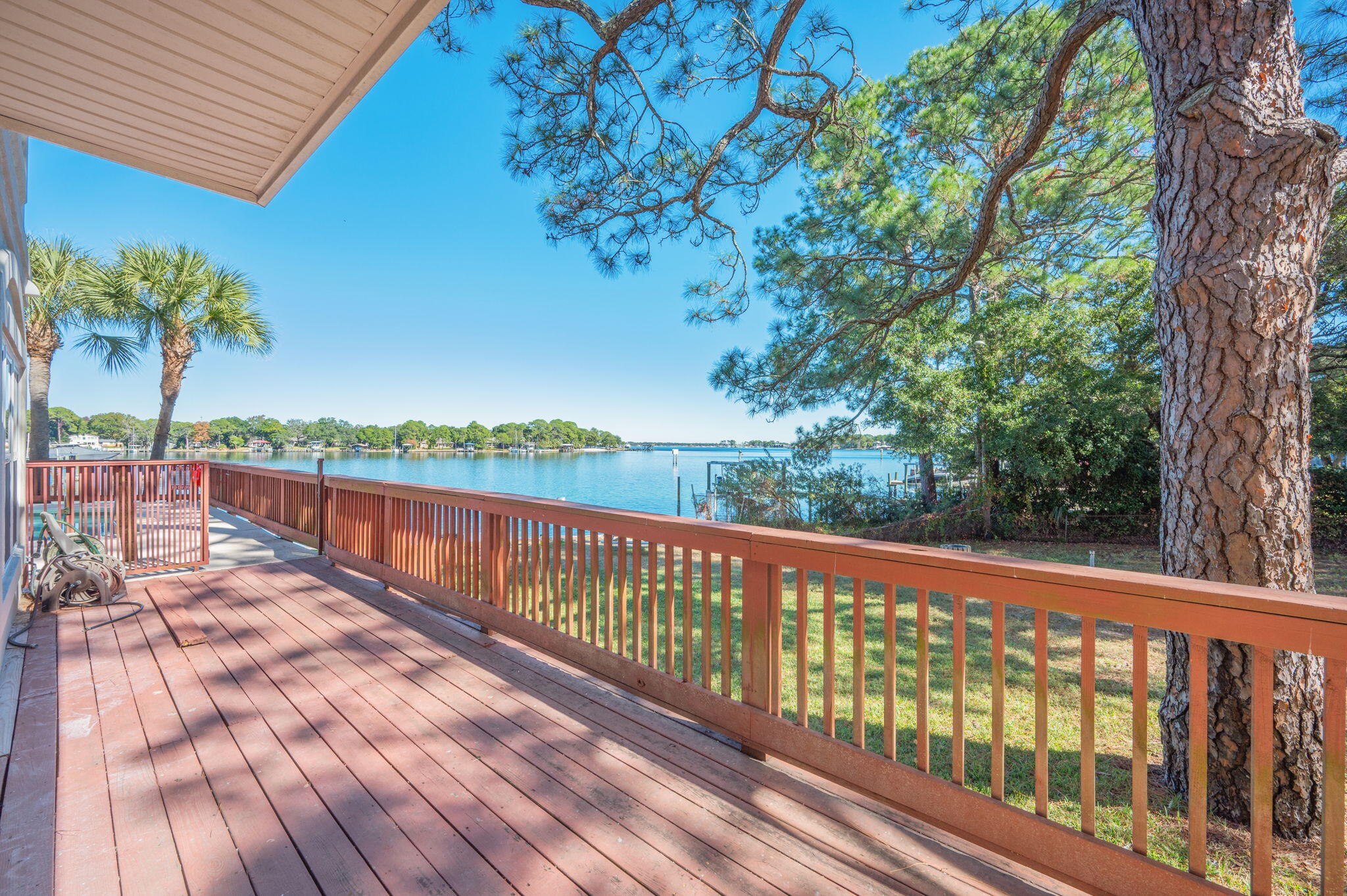 LAGUNA LANDING - Residential