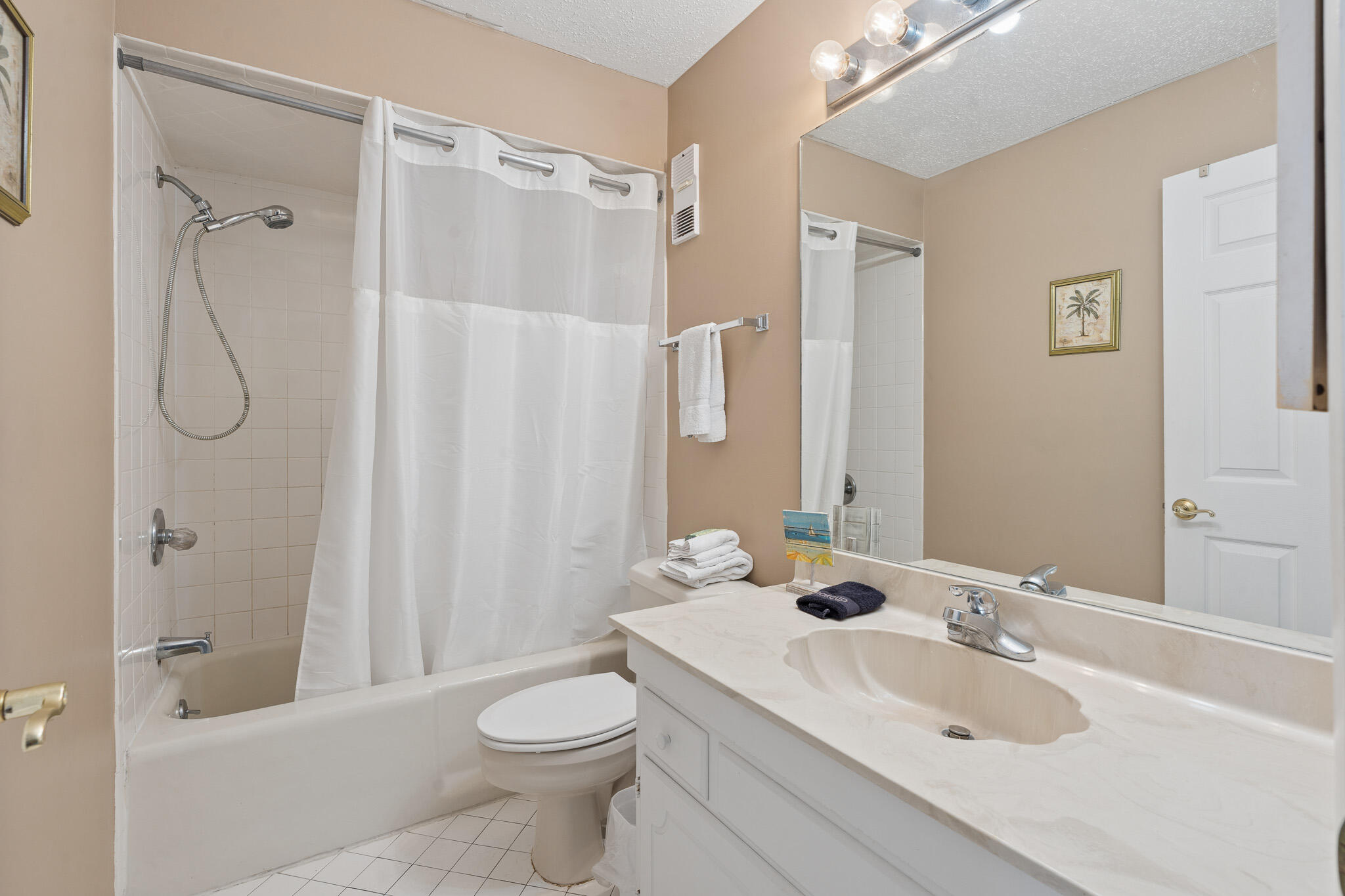 REGENCY TOWERS CONDO - Residential