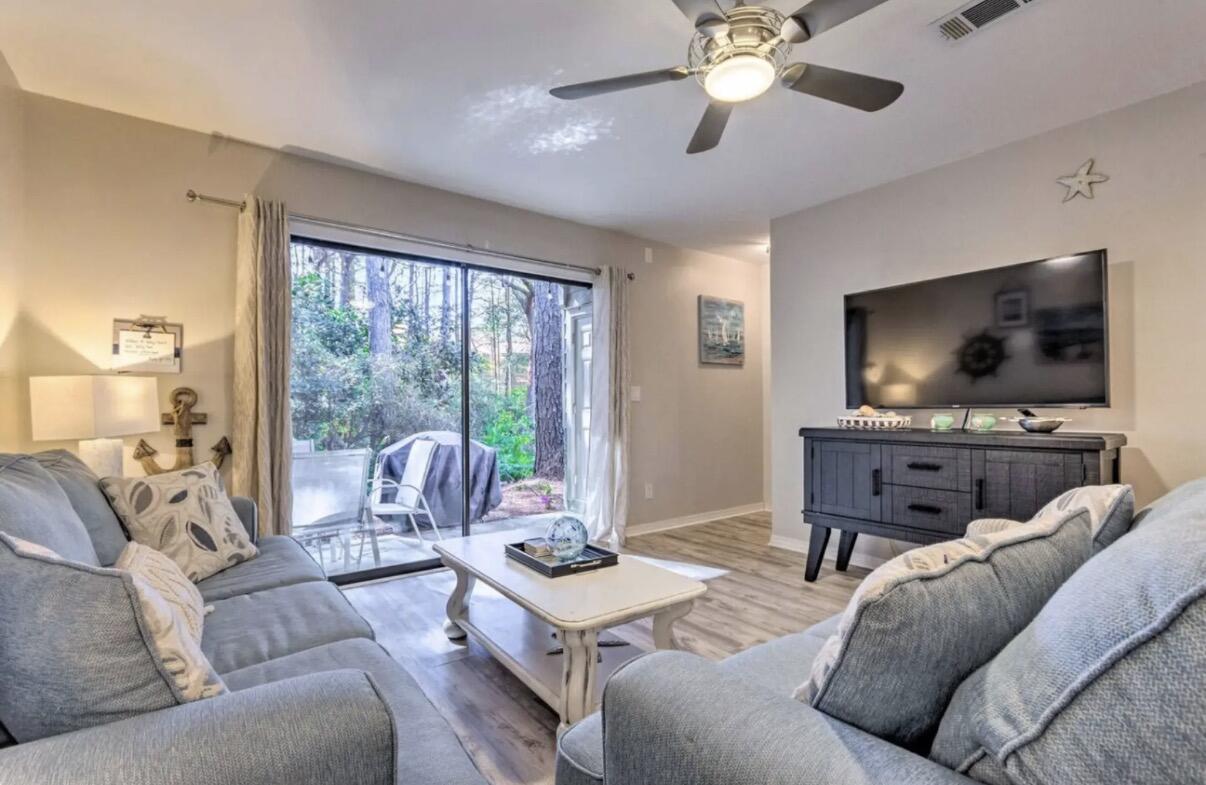 CASSINE GARDENS T/H PH 4 - Residential Lease