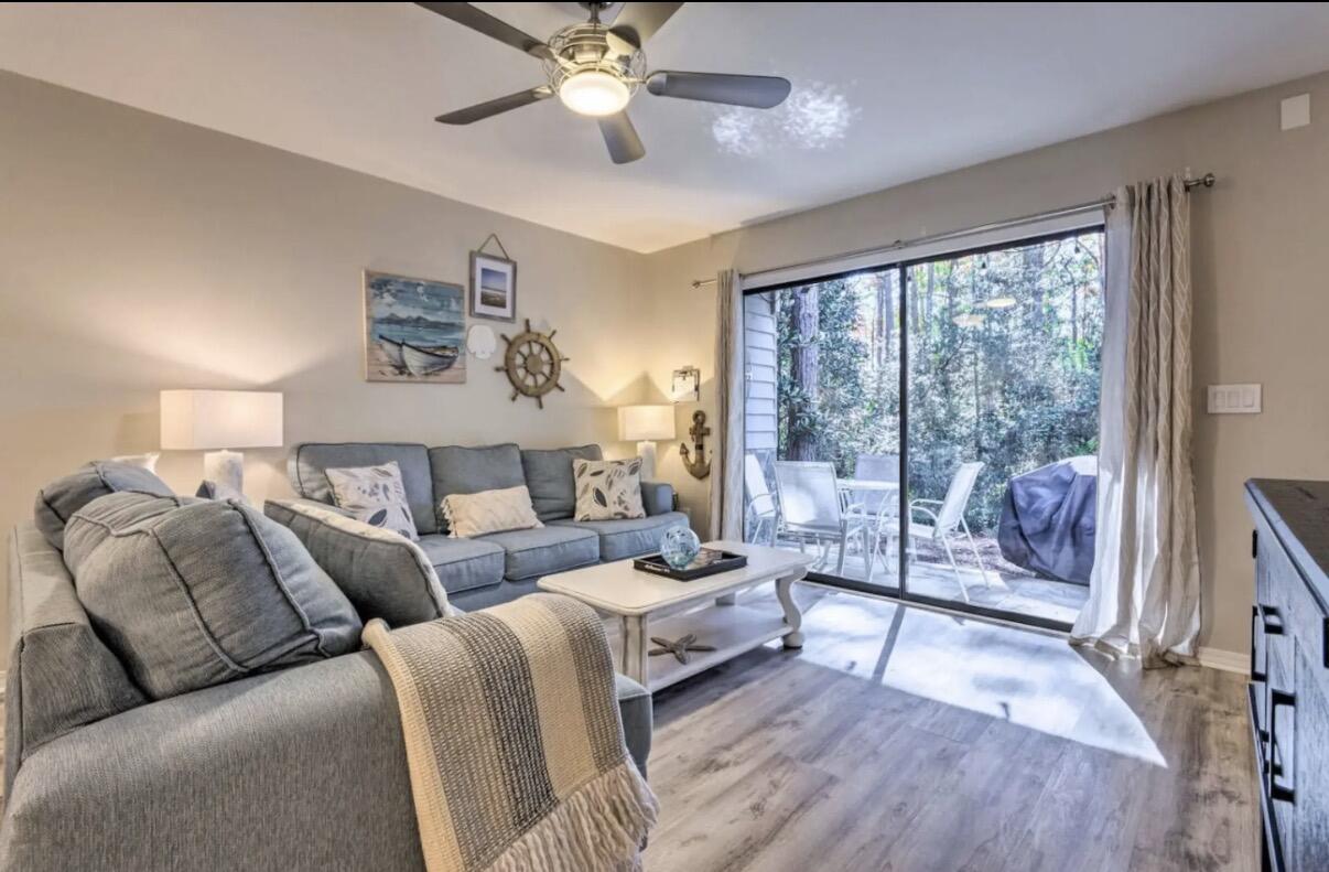 CASSINE GARDENS T/H PH 4 - Residential Lease