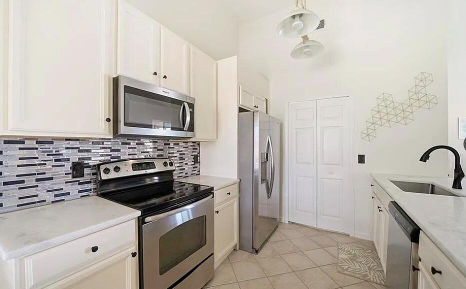 Deltona Lakes Unit 03 - Residential Lease