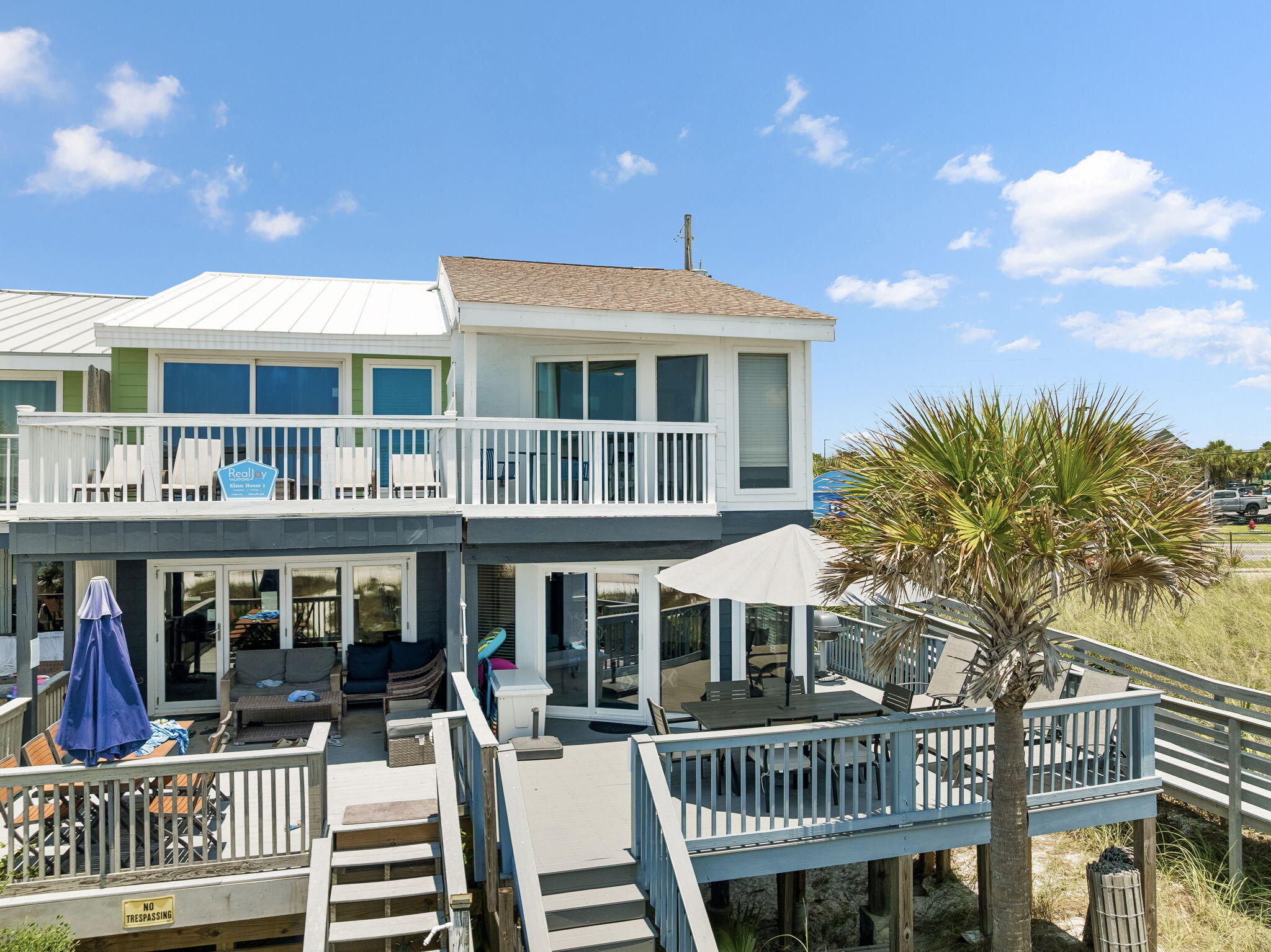 BLUE SURF T/H - Residential