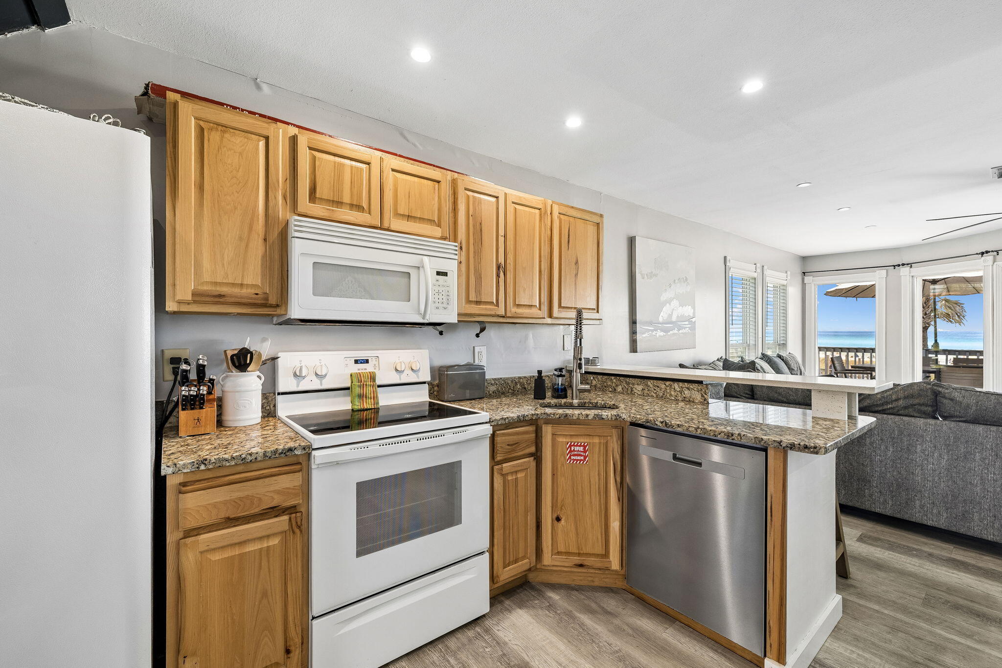 BLUE SURF T/H - Residential