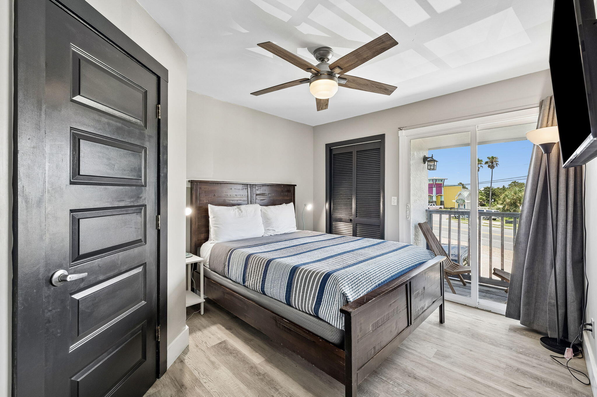 BLUE SURF T/H - Residential