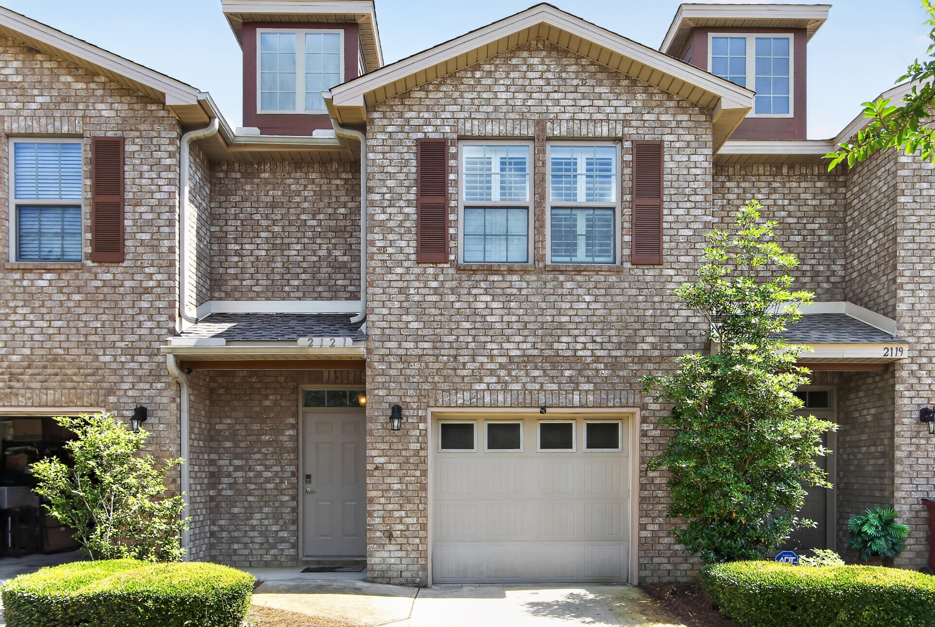 ✨ SPECIAL OFFER: FREE EARLY MOVE-IN (May 23) + HALF OFF JUNE RENT! ✨

Welcome to this beautifully maintained 3-bedroom, 2.5-bath townhome located in the desirable Reserve Pointe community in Navarre. The main level features an open-concept living and dining area, perfect for both everyday living and entertaining. The kitchen is equipped with granite countertops, stainless steel appliances, ample cabinetry, and a convenient breakfast bar. Plantation shutters and 9-foot ceilings add an elevated touch throughout the home.

Upstairs, the spacious primary suite includes a walk-in closet, double vanity, and a separate shower. Two additional bedrooms, a full bathroom, and an upstairs laundry area provide both comfort and convenience.

Enjoy low-maintenance living with HOA-covered exterior grounds and access to community amenities including a pool, picnic area, and playground. The property also includes a one-car garage and hurricane protection panels.

Ideally located just minutes from Navarre Beach, shopping, dining, and Hurlburt Field, this home offers both convenience and coastal lifestyle appeal.

Rent: $2,000/month
Security Deposit: $2,000
Lease Term: 12 months preferred
Pets: Up to 2 pets allowed (under 50 lbs each) with approval; $350 non-refundable pet fee + $35/month per pet
Carpet cleaning fee
Available: May 23, 2026