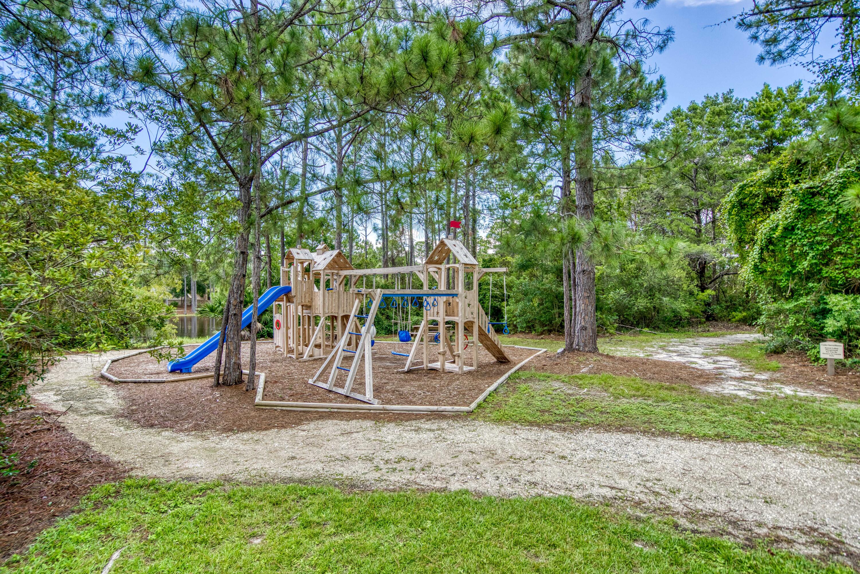 FOREST LAKES - Land