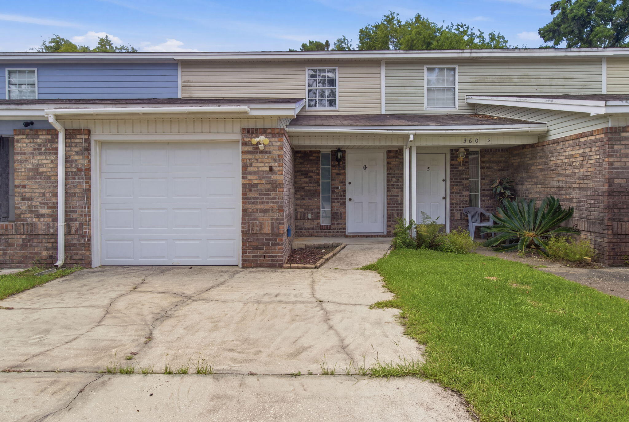SCHNEIDER DRIVE T/H - Residential