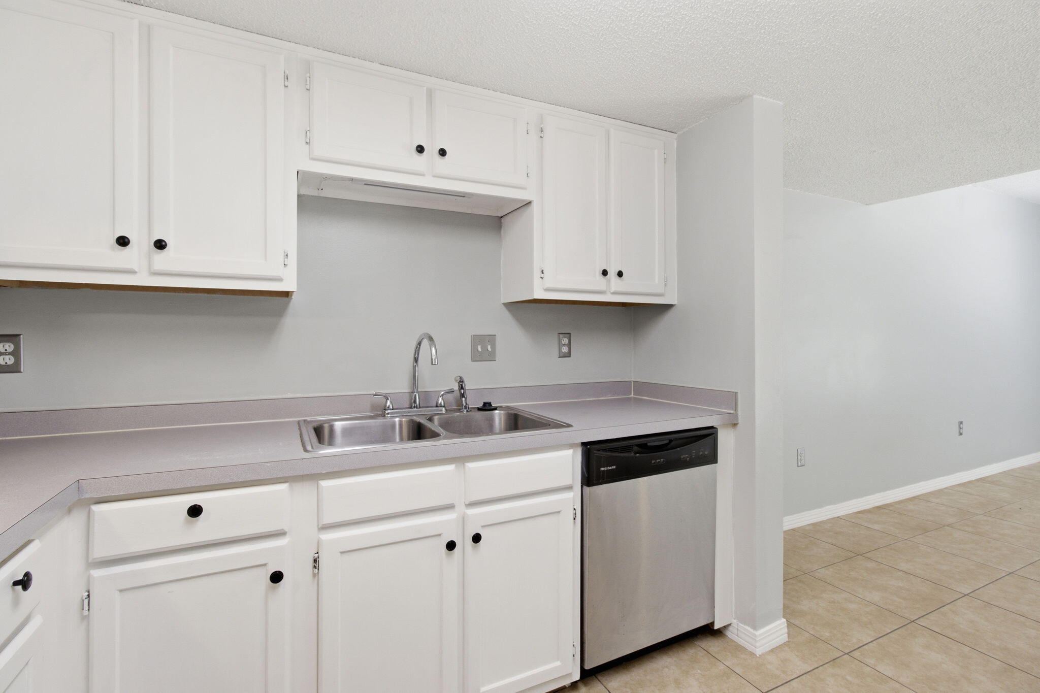 SCHNEIDER DRIVE T/H - Residential