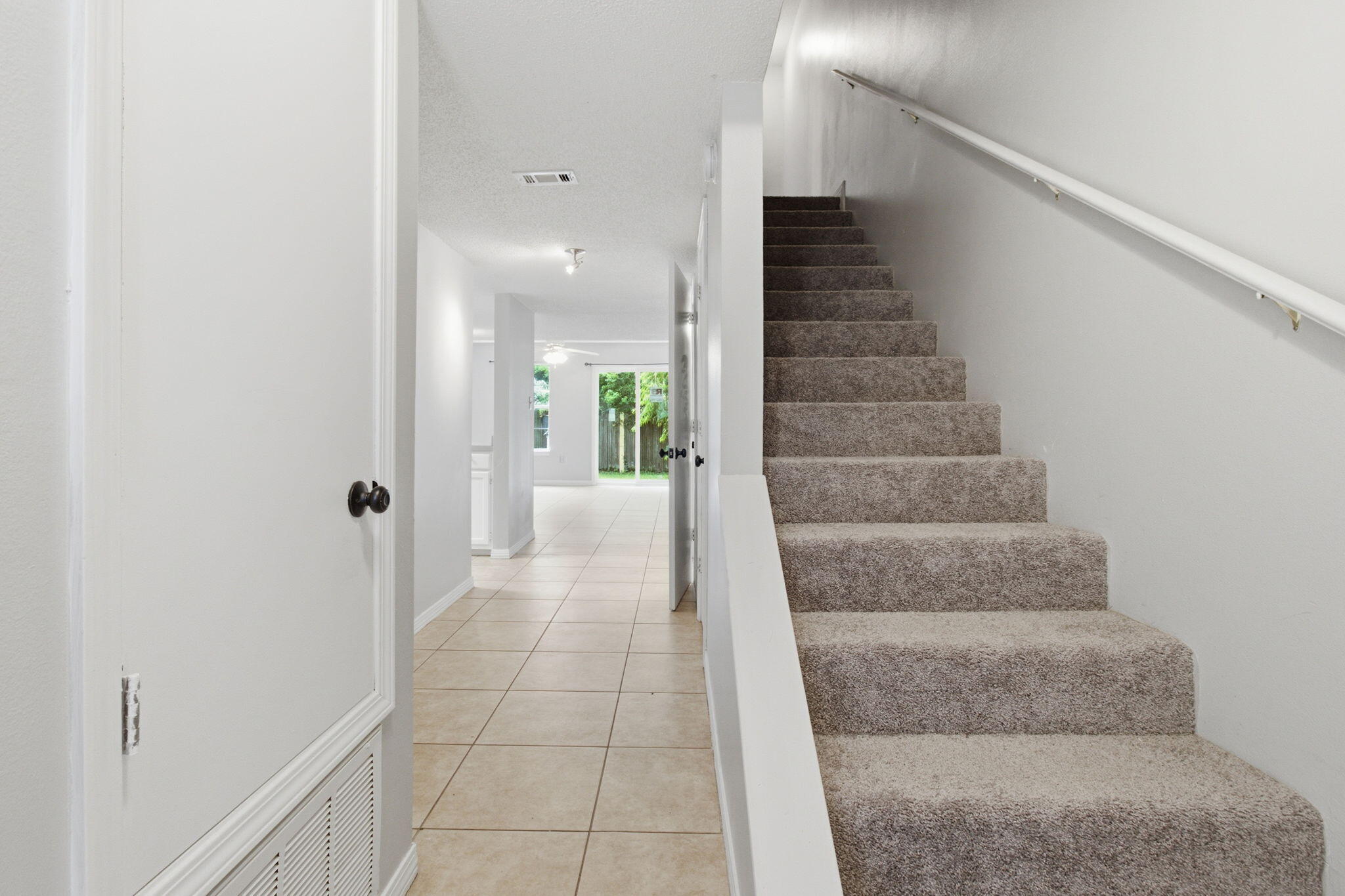 SCHNEIDER DRIVE T/H - Residential