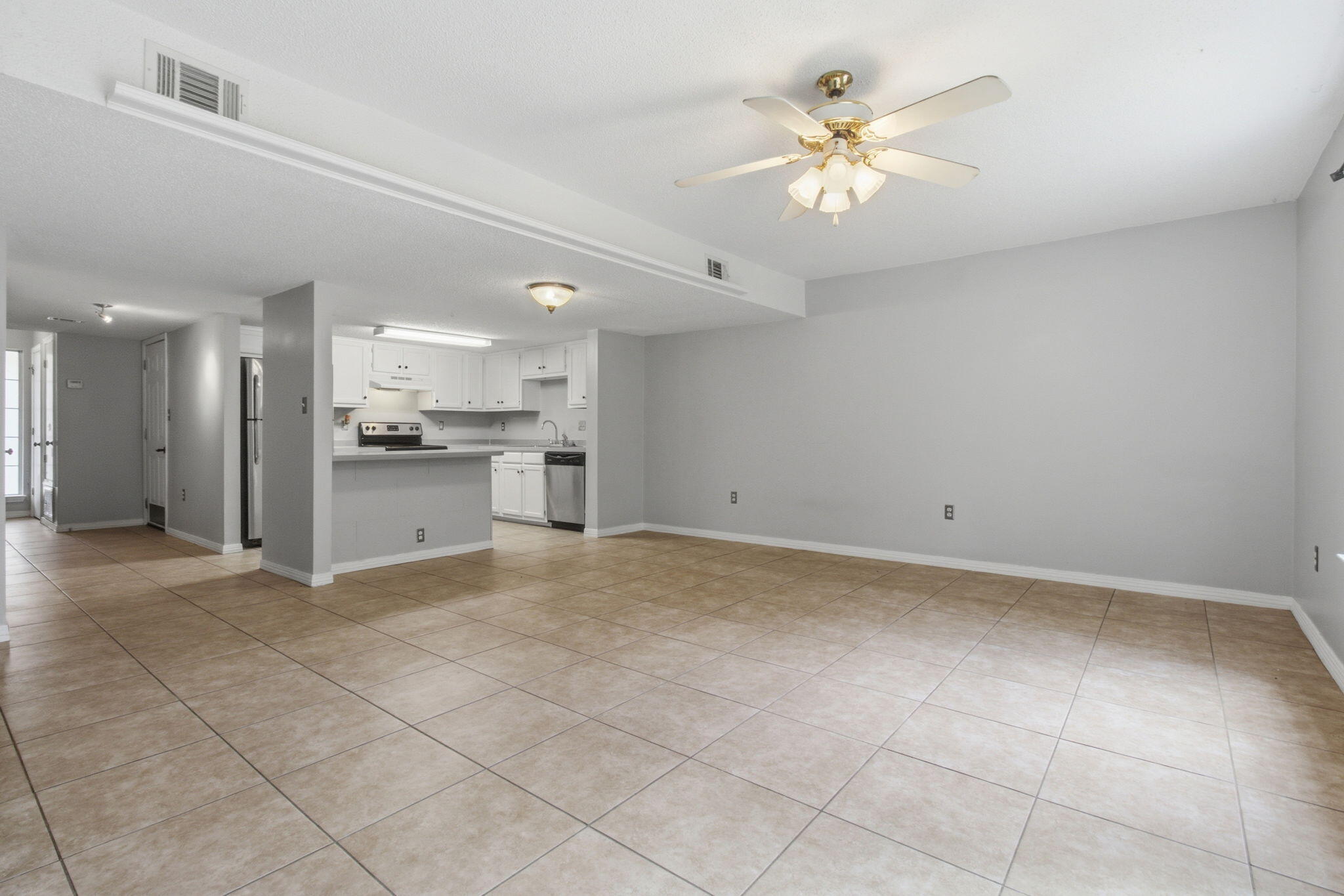 SCHNEIDER DRIVE T/H - Residential