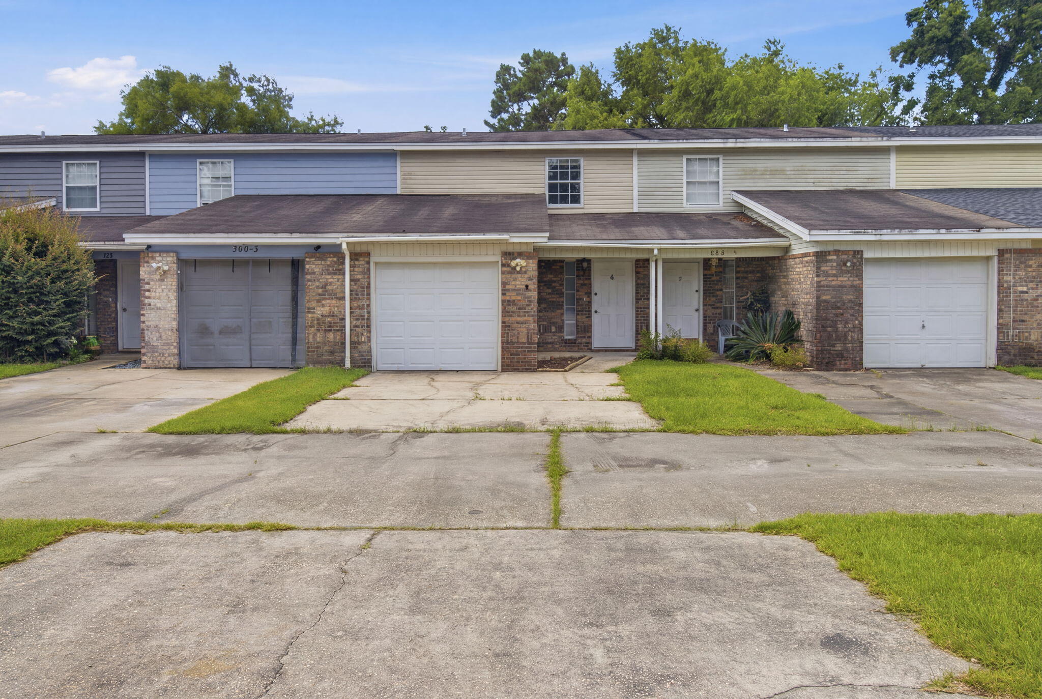 SCHNEIDER DRIVE T/H - Residential