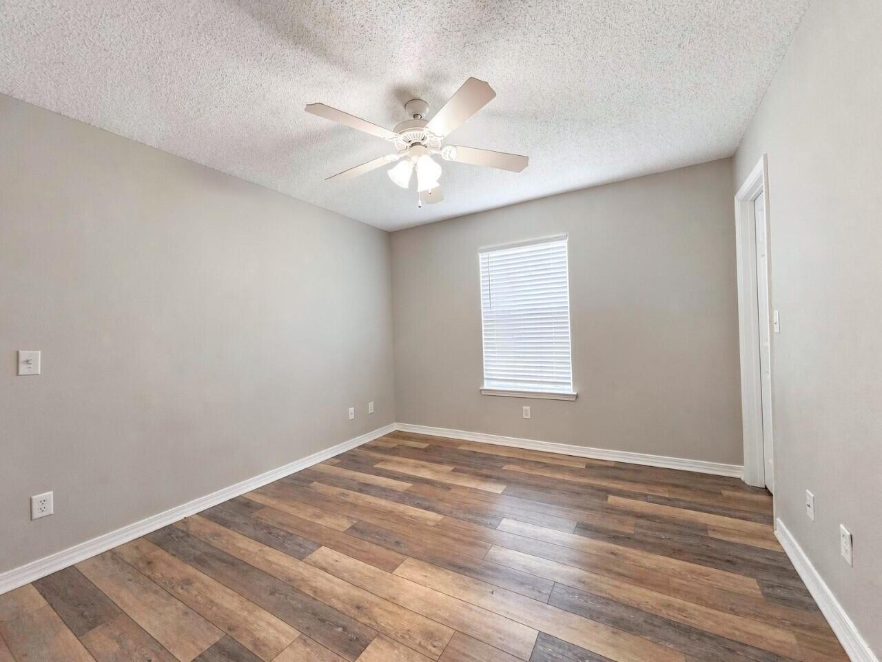 SHANYN TAYLOR OAKS - Residential