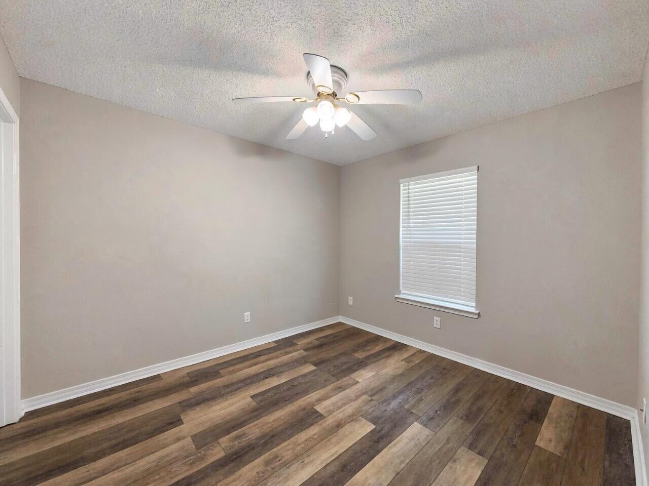 SHANYN TAYLOR OAKS - Residential