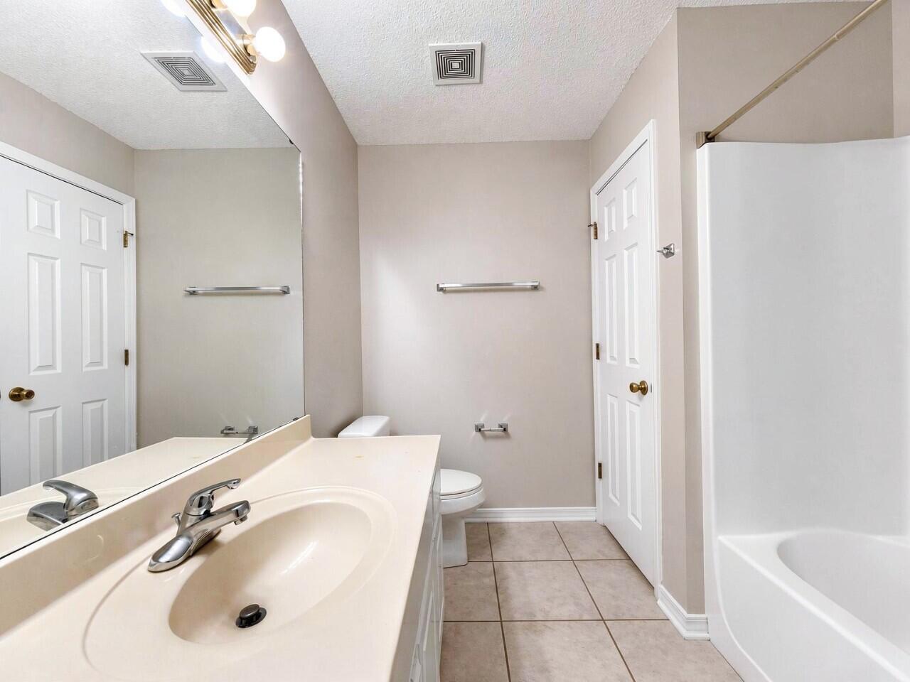 SHANYN TAYLOR OAKS - Residential