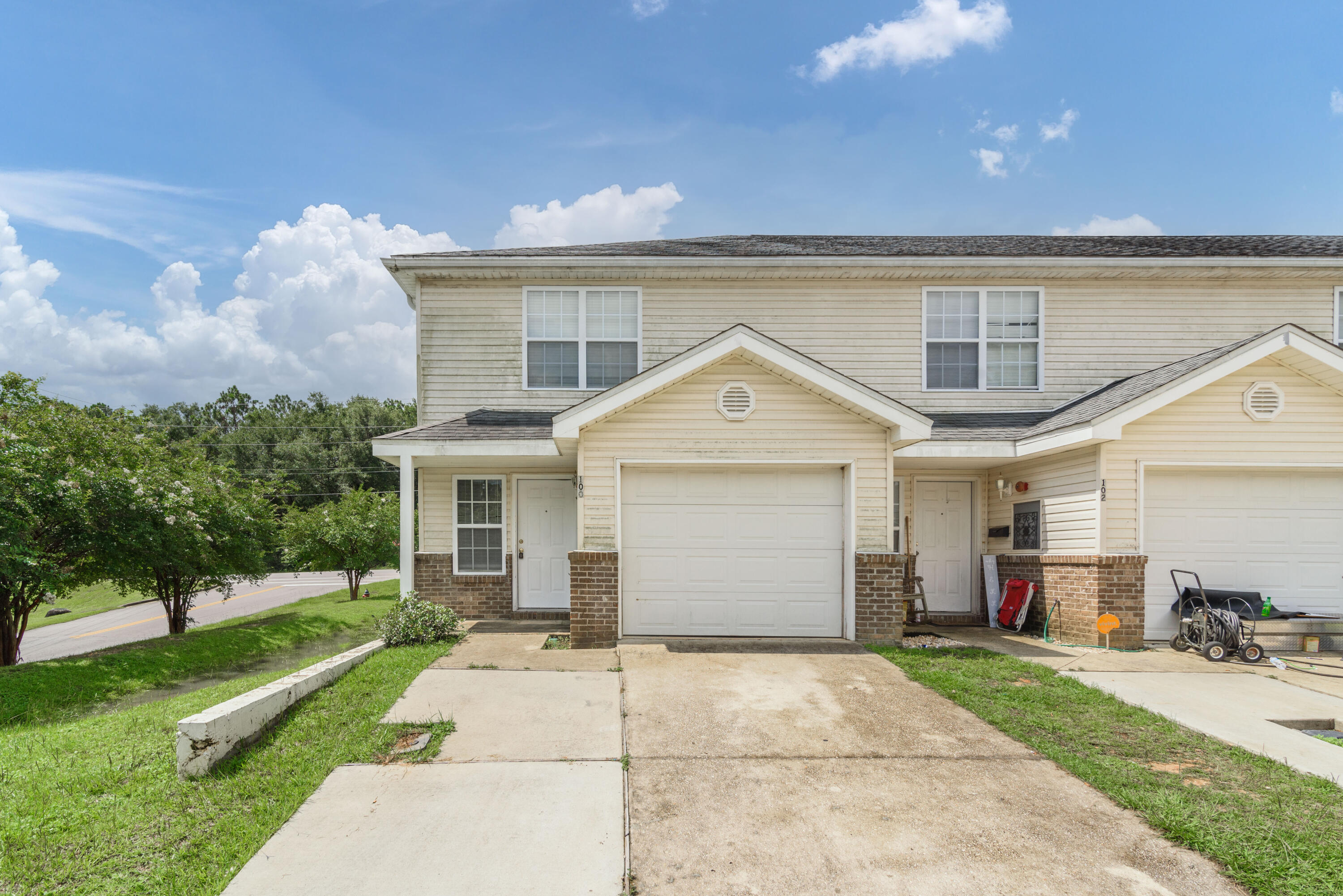 BRACKIN PLACE - Residential Lease