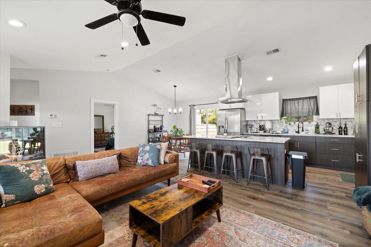 HOLLEY BY THE SEA - Residential