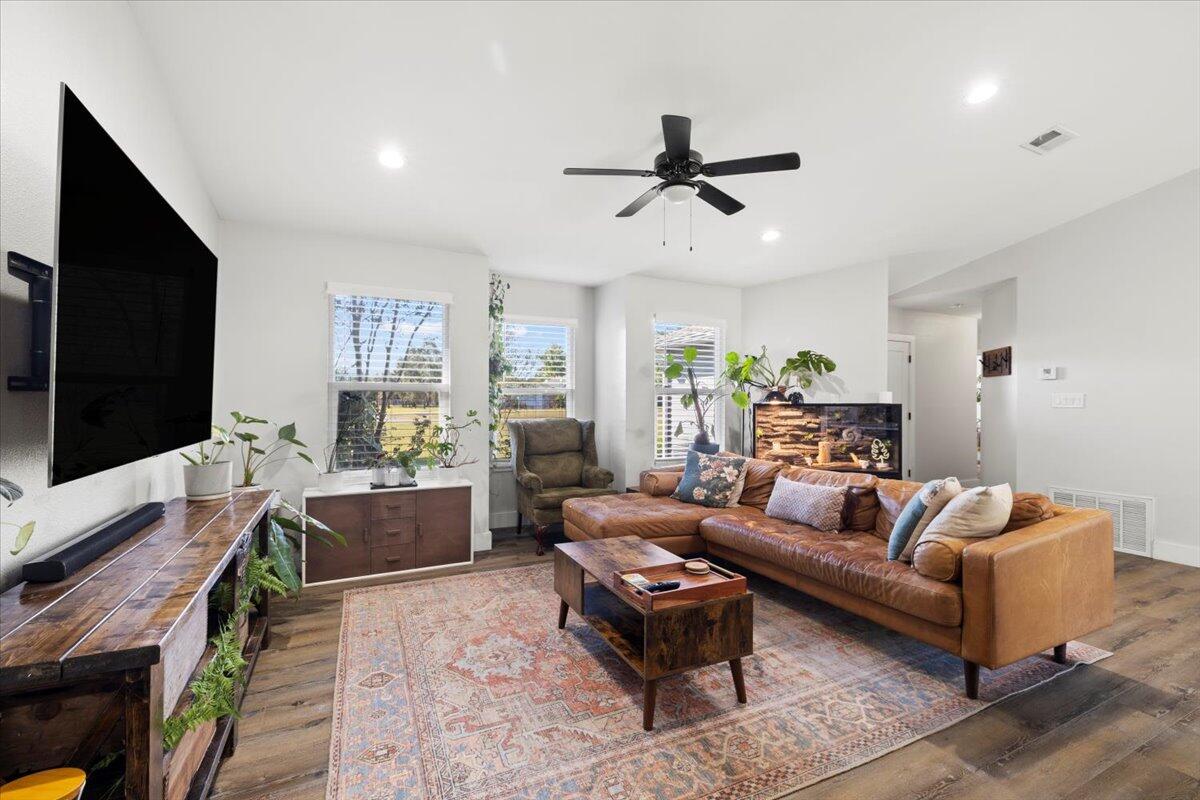 HOLLEY BY THE SEA - Residential