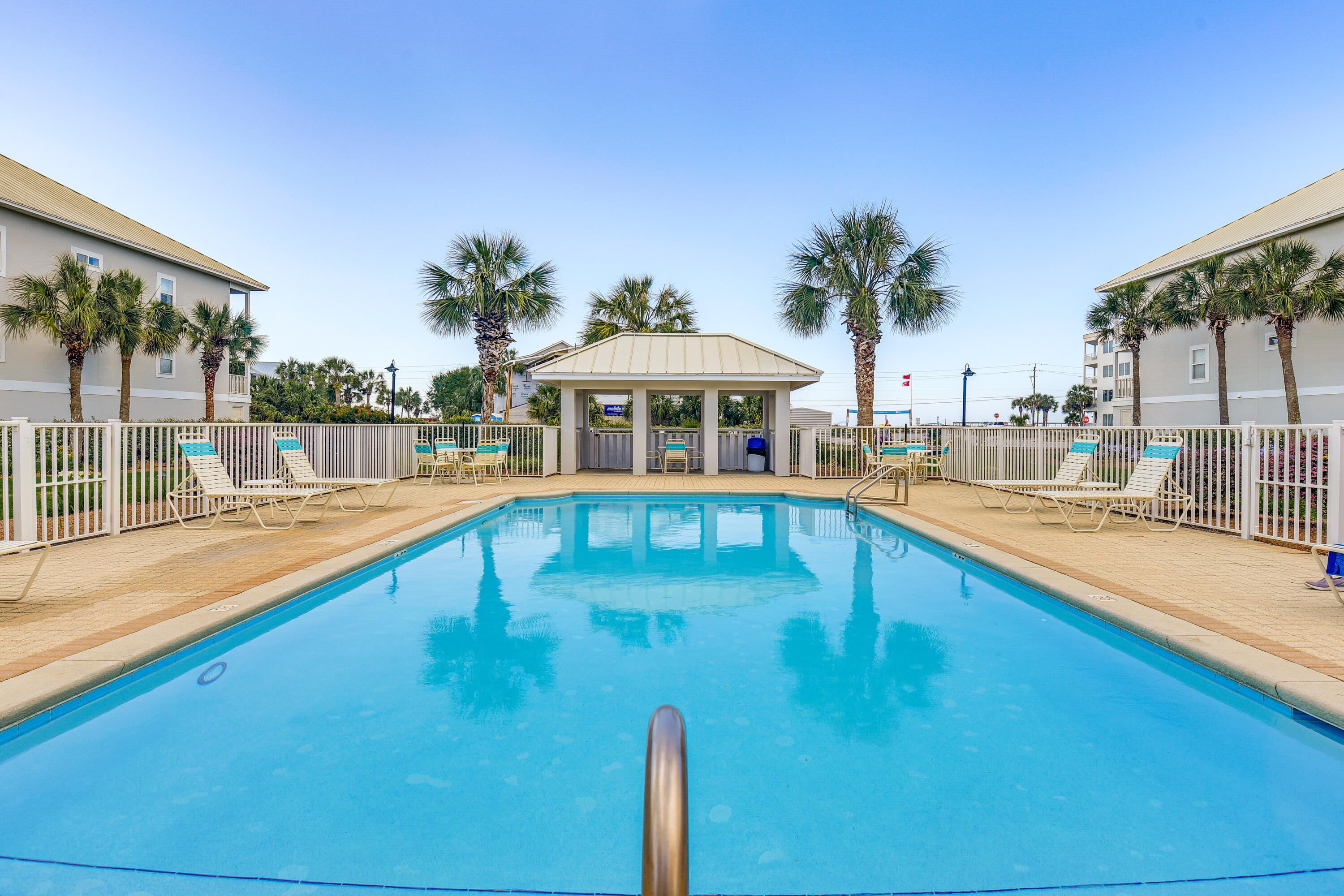 PAVILION PALMS - Residential