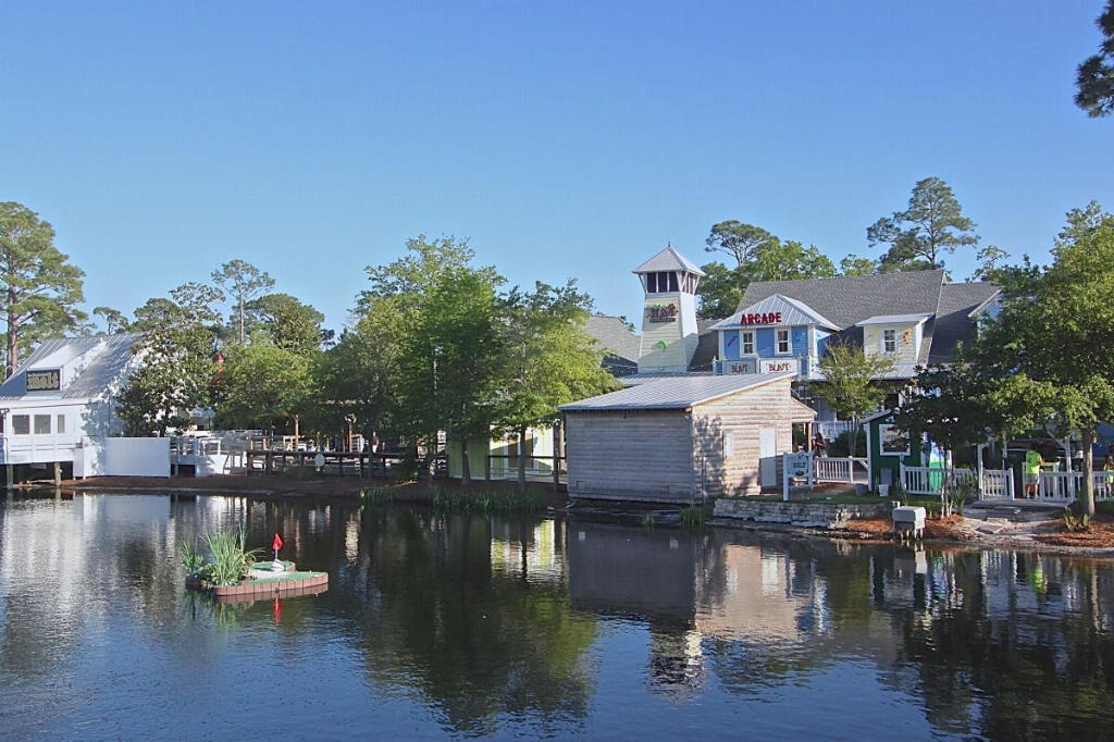 SANDESTIN BEACH VILLAS - Residential