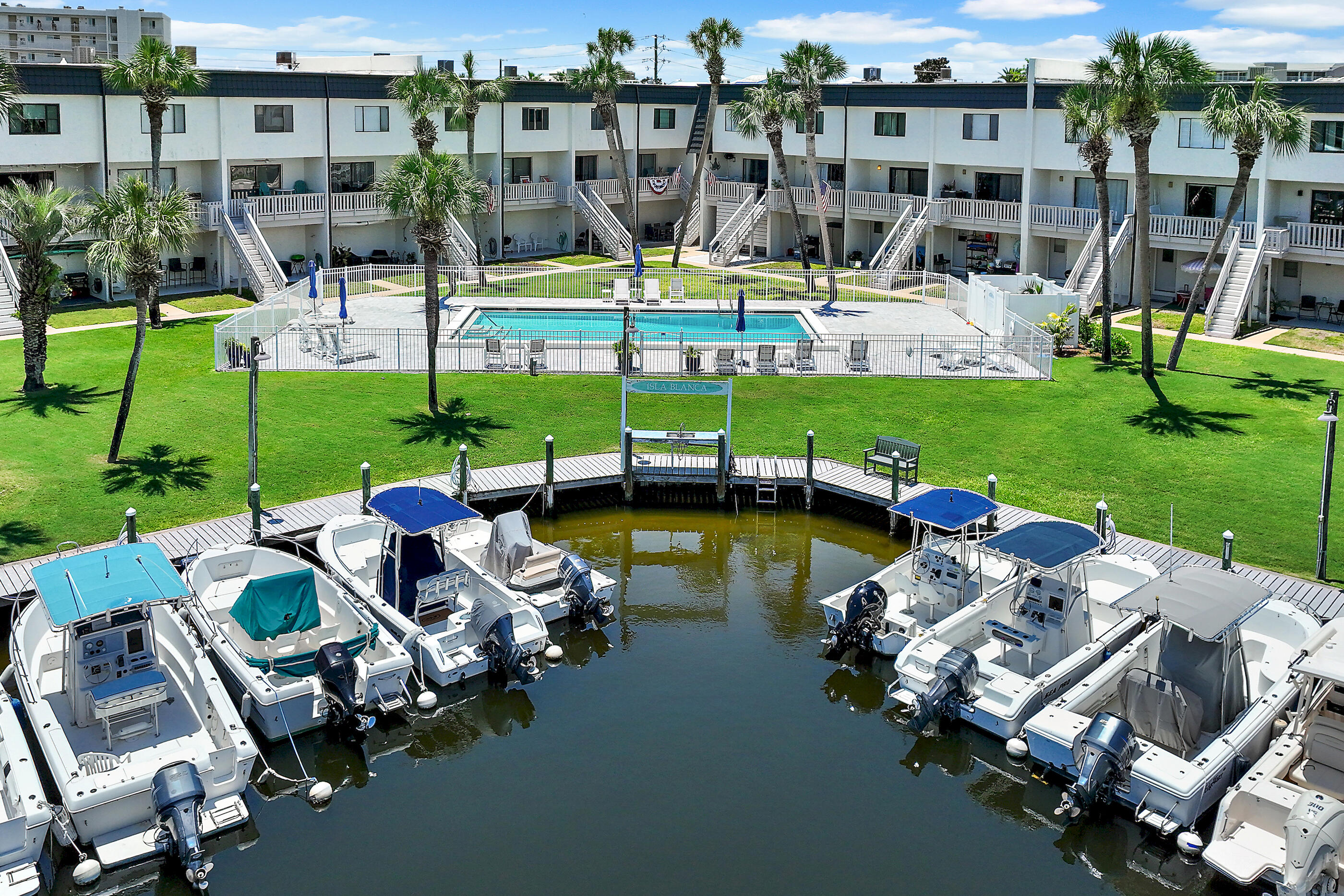 ISLA BLANCA T/H - Residential