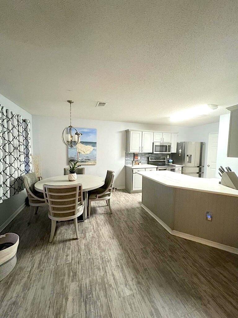 TWIN LAKES ESTATES - Residential