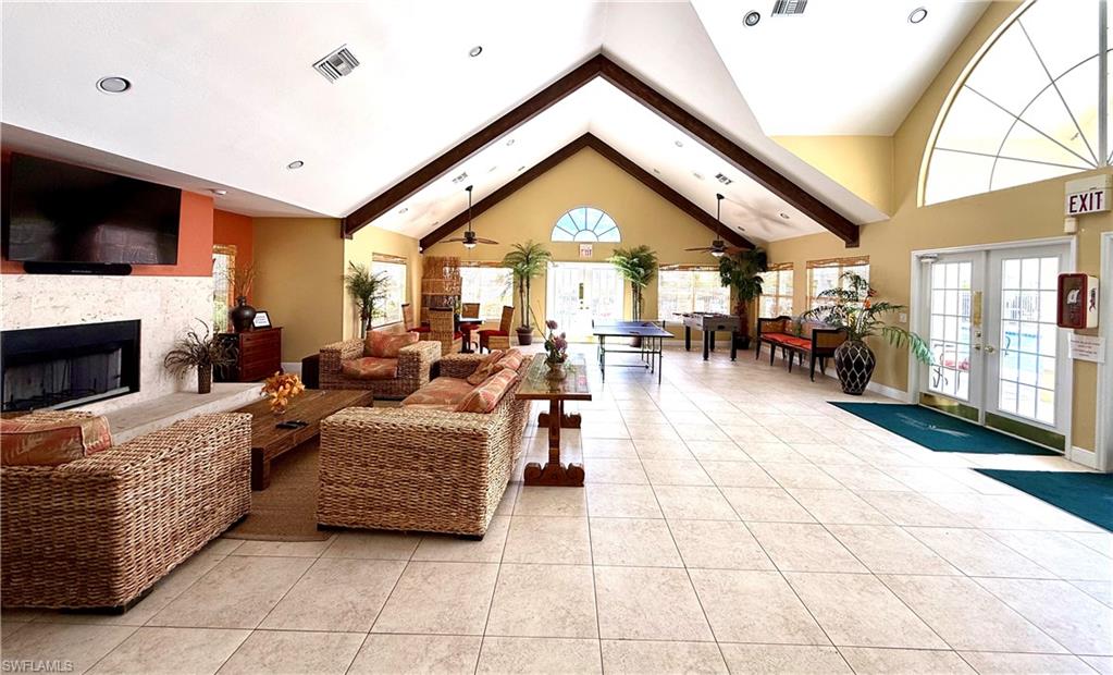 VENETIAN PALMS - Residential