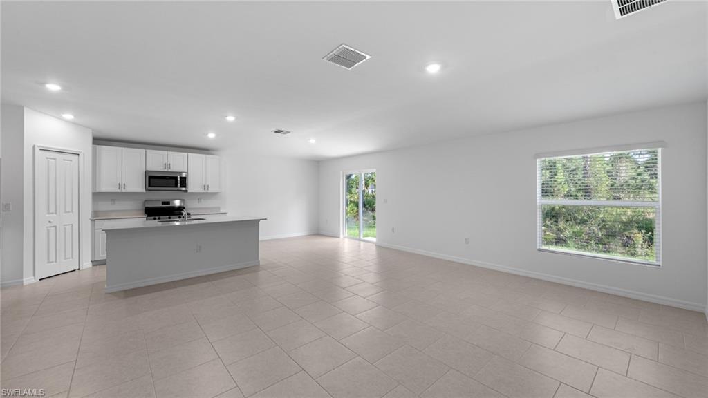 SAVANNA LAKES - Residential