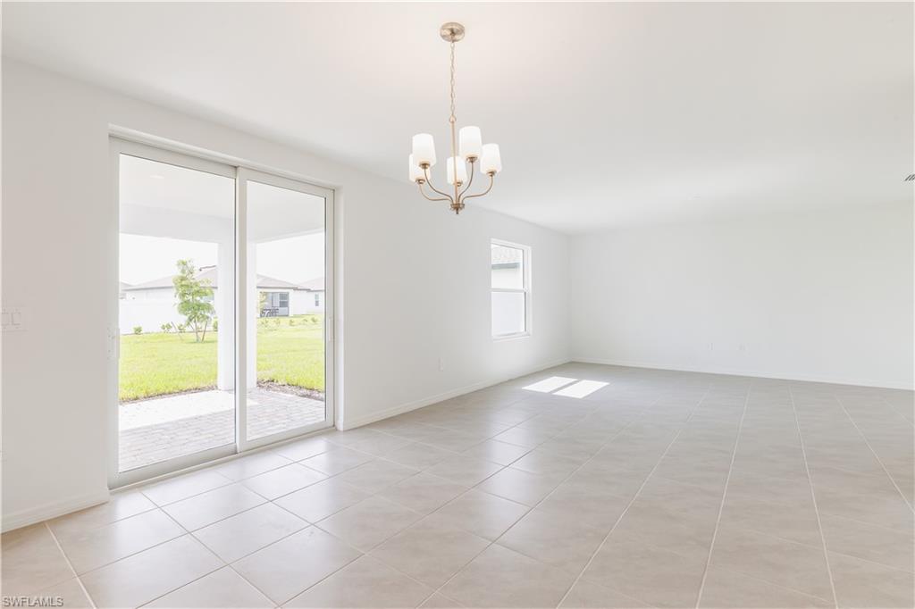 WHISPERING LAKES - Residential