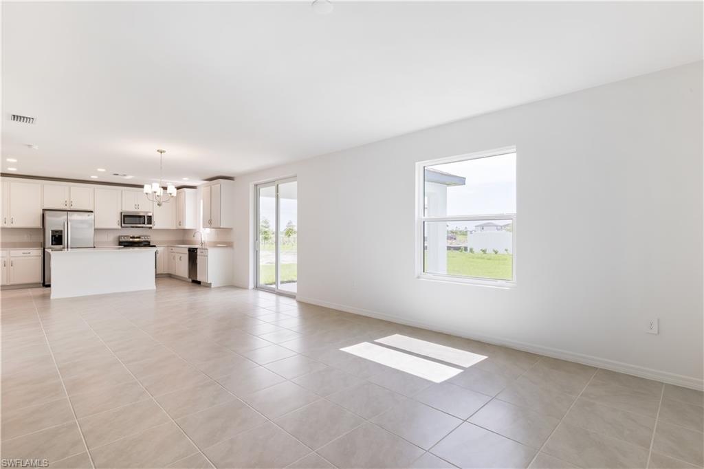 WHISPERING LAKES - Residential