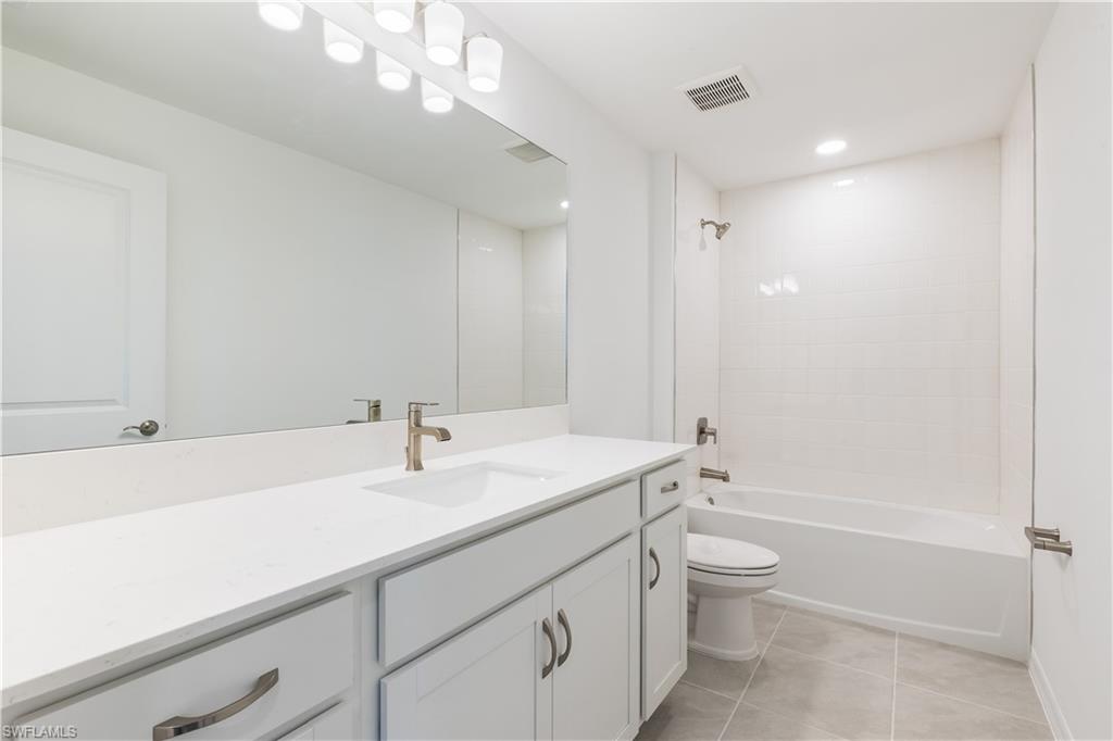 WHISPERING LAKES - Residential