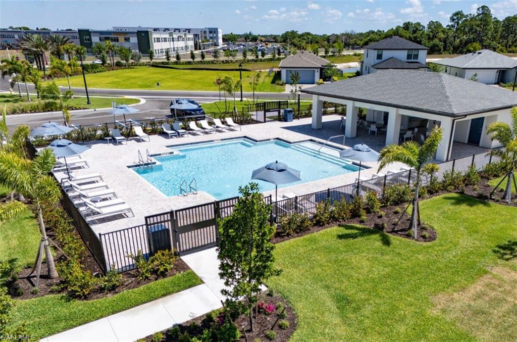 WHISPERING LAKES - Residential