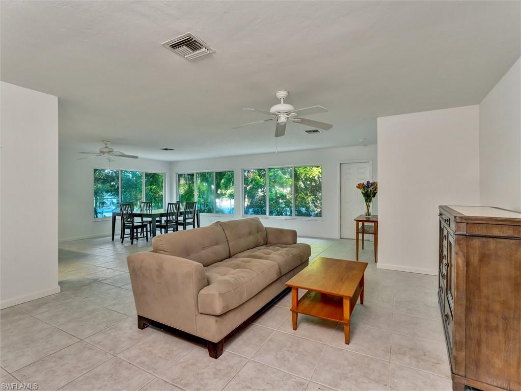 ROYAL ARMS VILLAS - Residential