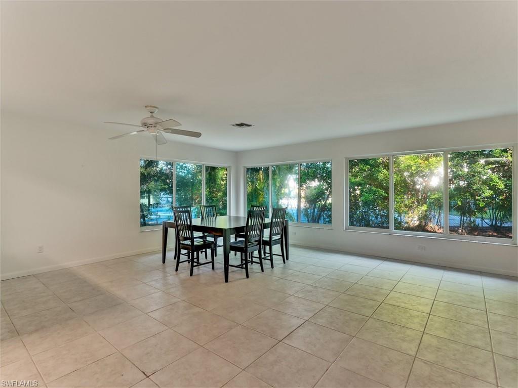 ROYAL ARMS VILLAS - Residential