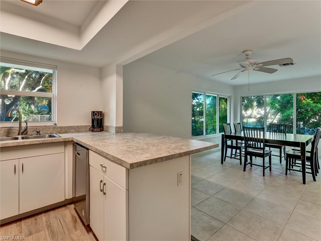 ROYAL ARMS VILLAS - Residential