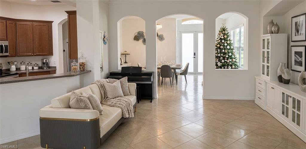 PROMENADE EAST - Residential