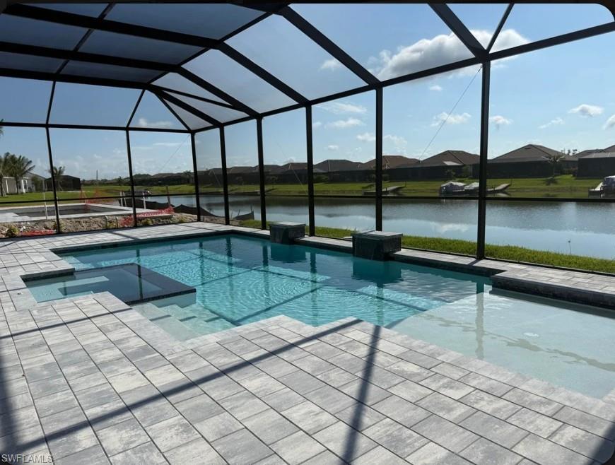 ESPLANADE LAKE CLUB - Residential