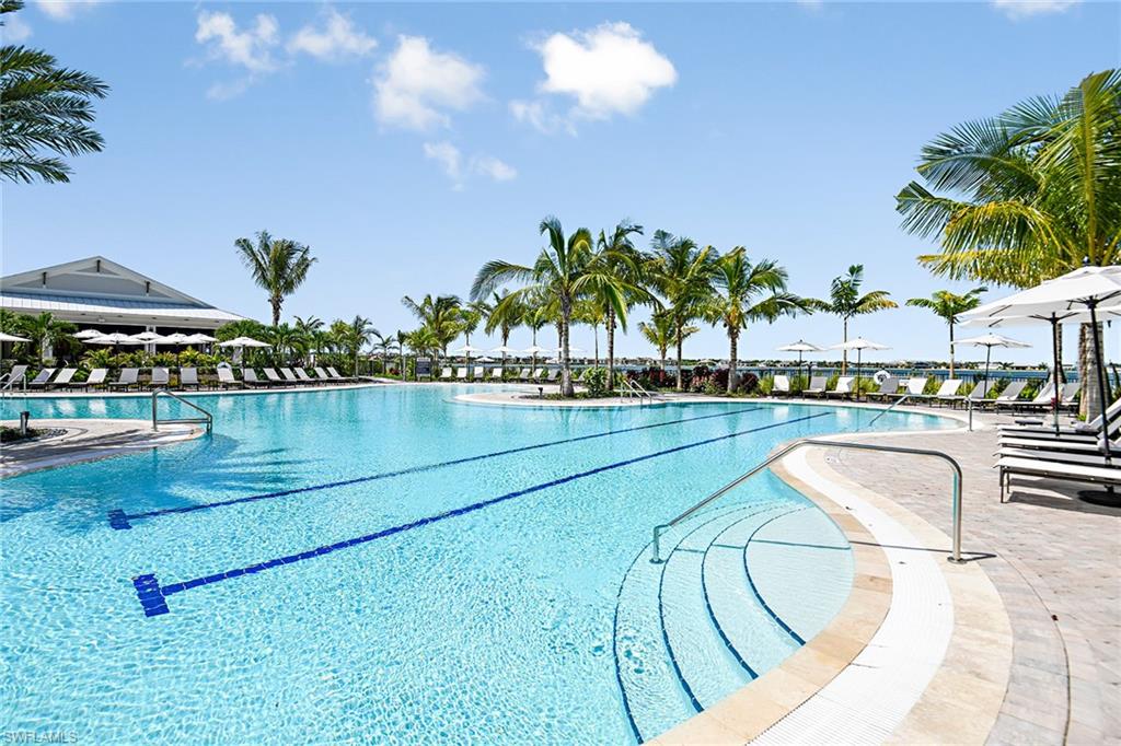 ESPLANADE LAKE CLUB - Residential